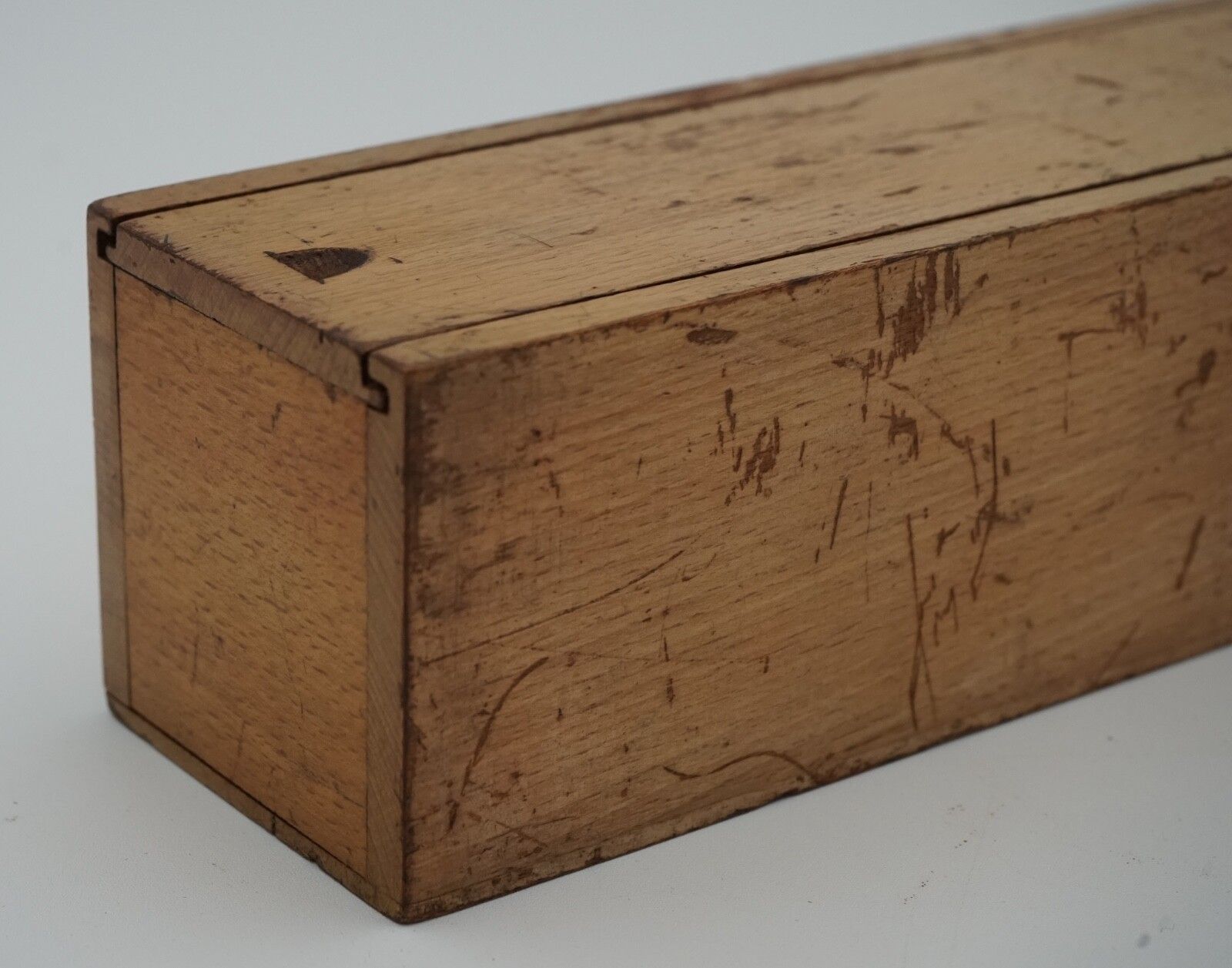 Late 19th Century Box Of Traditional Game Niner Dominos With Stunning Patina photo vinterior