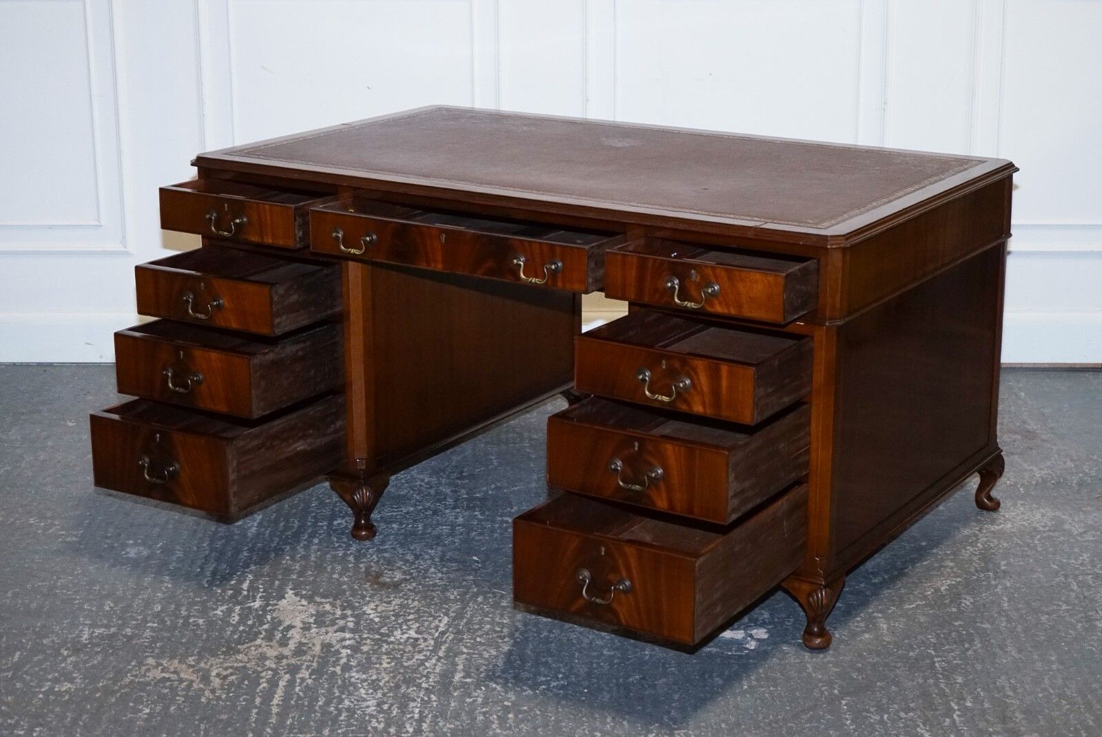 Rare Globe Wernicke Burgundy Embossed Leather Top Twin Pedestal Desk photo Furniture