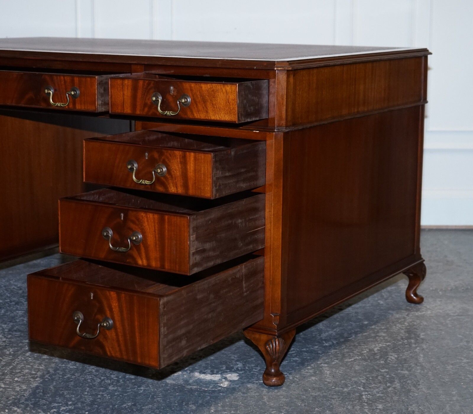 Rare Globe Wernicke Burgundy Embossed Leather Top Twin Pedestal Desk photo 6500.0