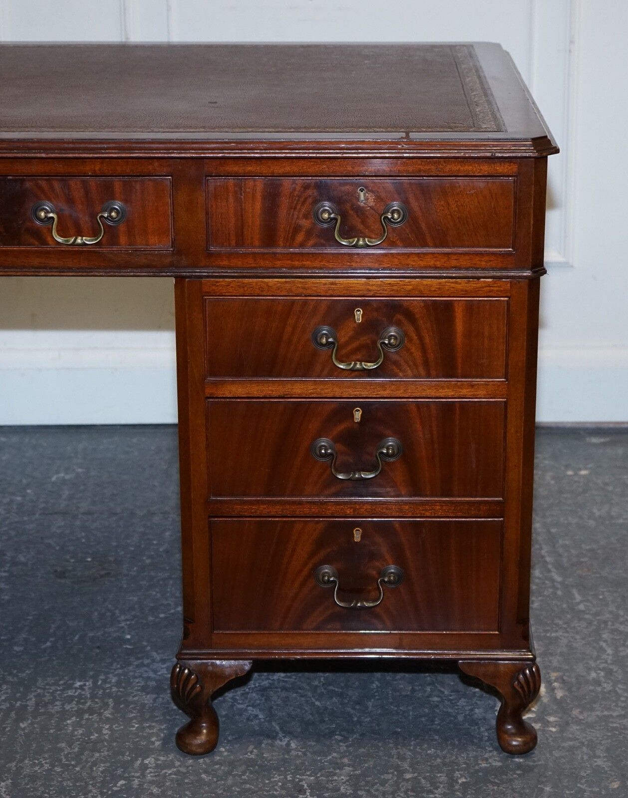 Rare Globe Wernicke Burgundy Embossed Leather Top Twin Pedestal Desk photo vintage