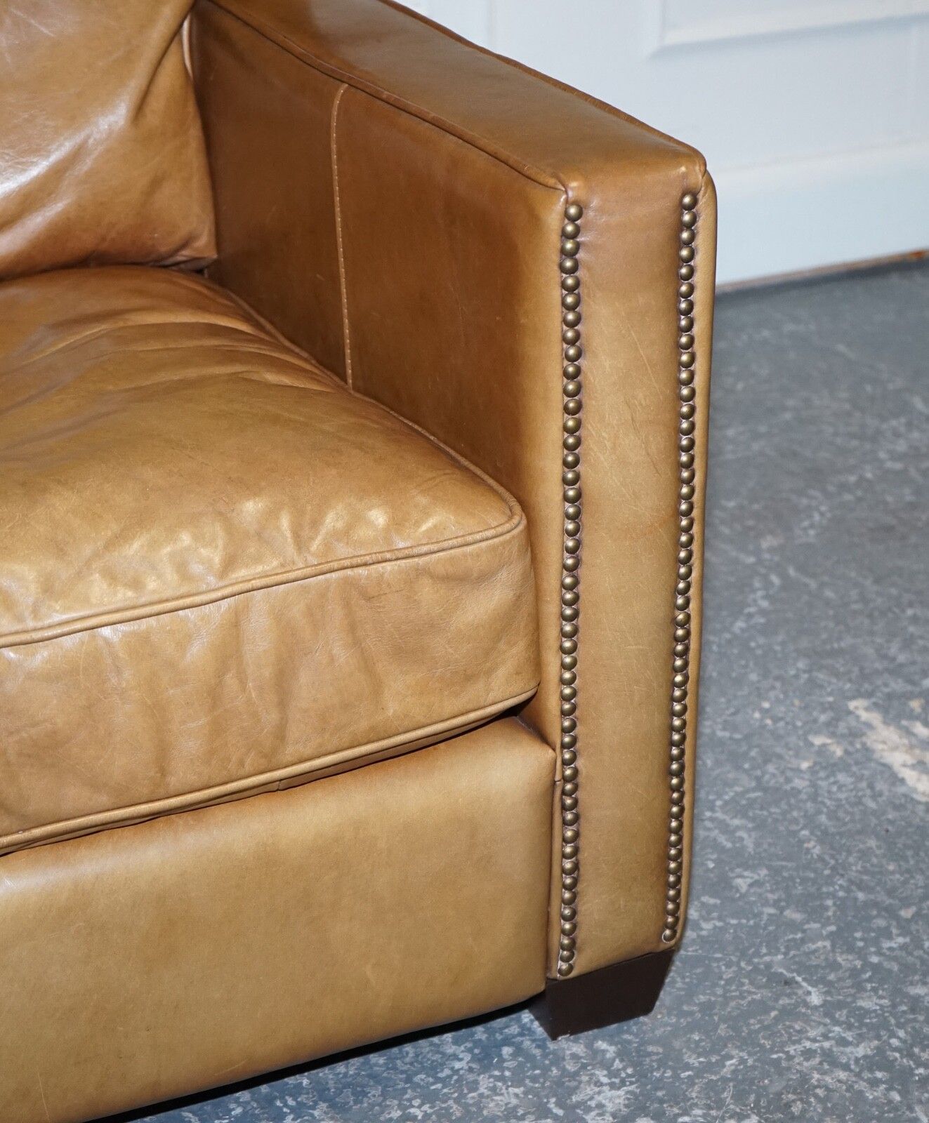 photo furniture Lovely Timothy Oulton Viscount Pair Of Tan Leather Armchairs Rrp £5,200