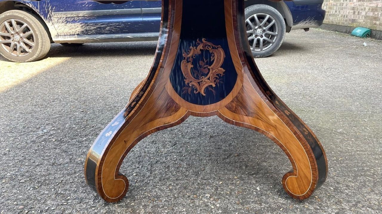 Victorian Octagonal Table With Ebony Inlays On Fine And Satinwood – 19th Century photo vintage