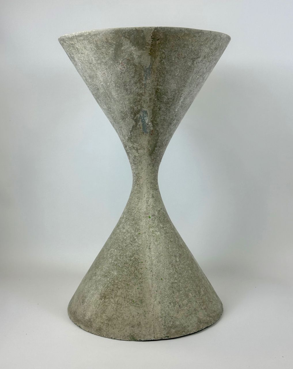 photo furniture Spindle Planter By Willy Guhl For Eternit Ag, 1984