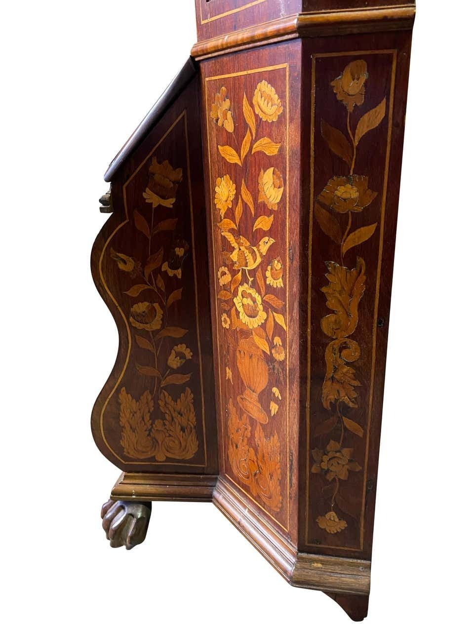 photo vintage Dutch Walnut Miniature Secretaire Bookcase, 18th Century