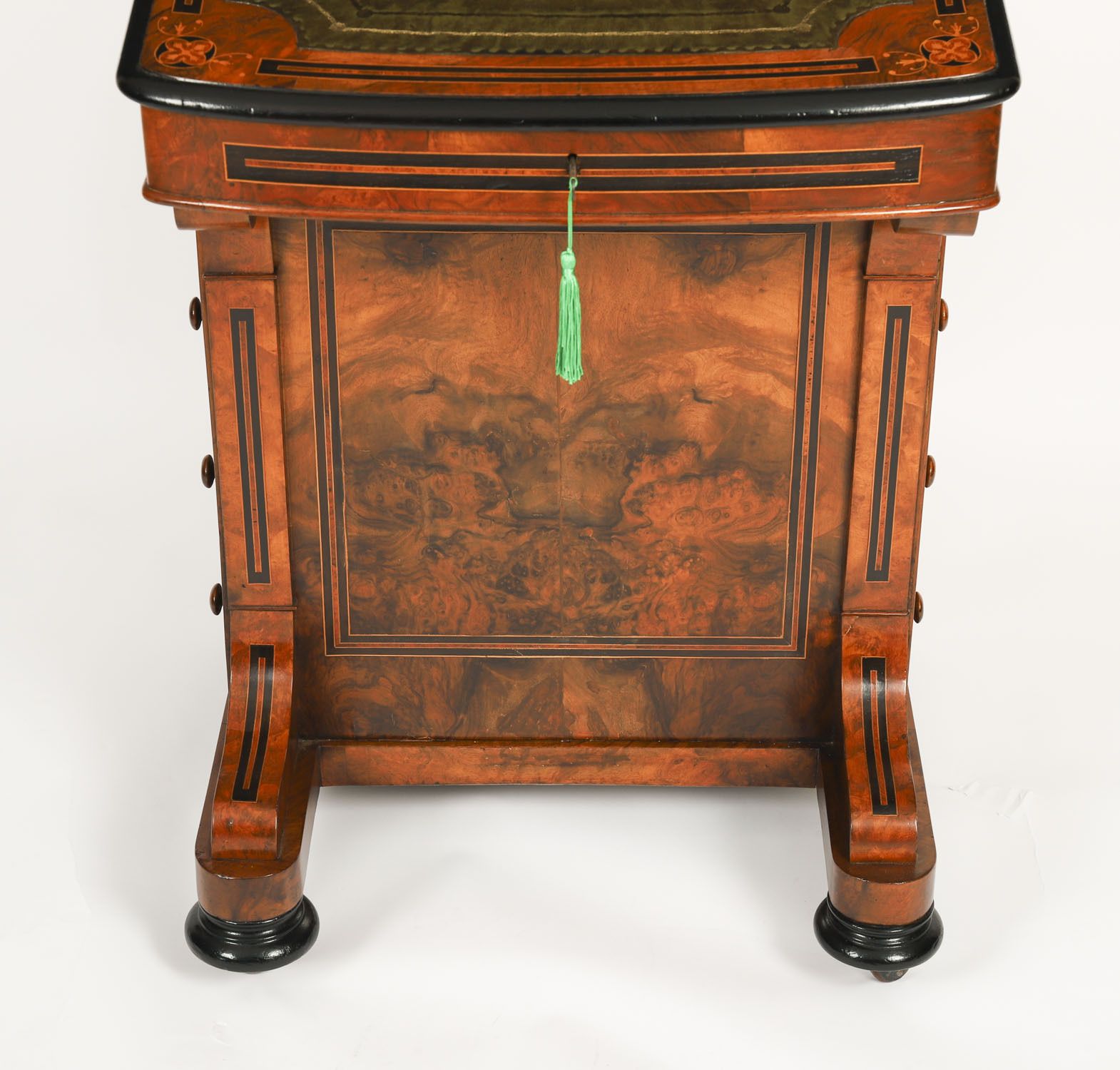 photo vinterior Victorian Burr Walnut & Inlaid Davenport Desk 19th C