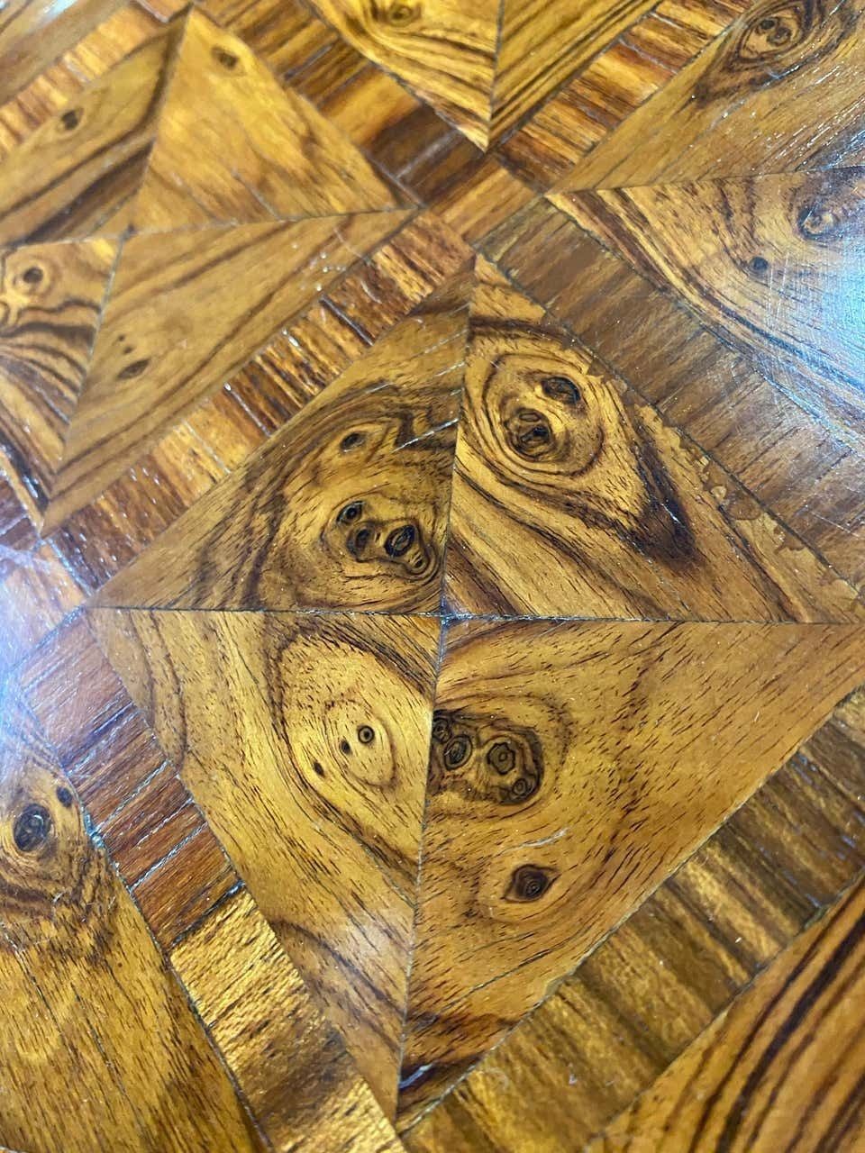 photo furniture Marquetry Inlaid Kingwood Desk, 18th Century