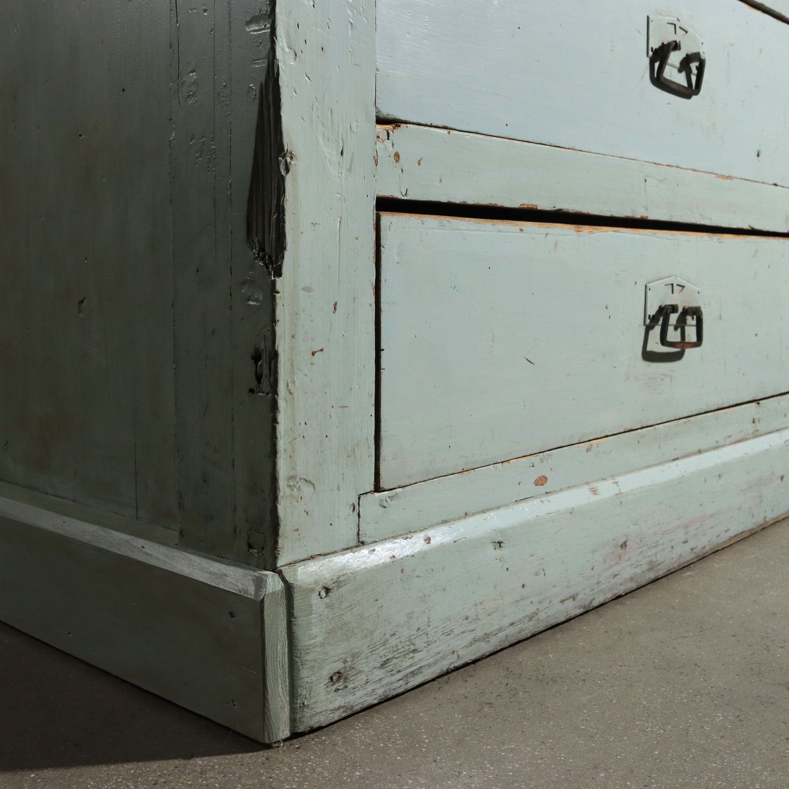 photo furniture Cassettiera Stile Industriale