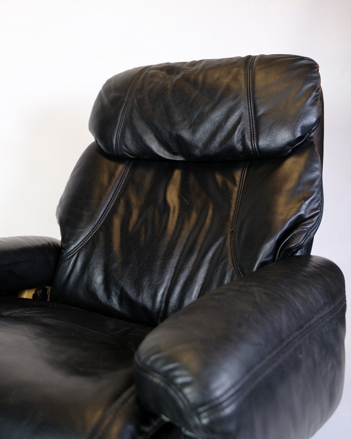 Set Of Two Armchairs With Footstool In Bent Beech  & Black Leather, Scandinavian Design photo vinterior