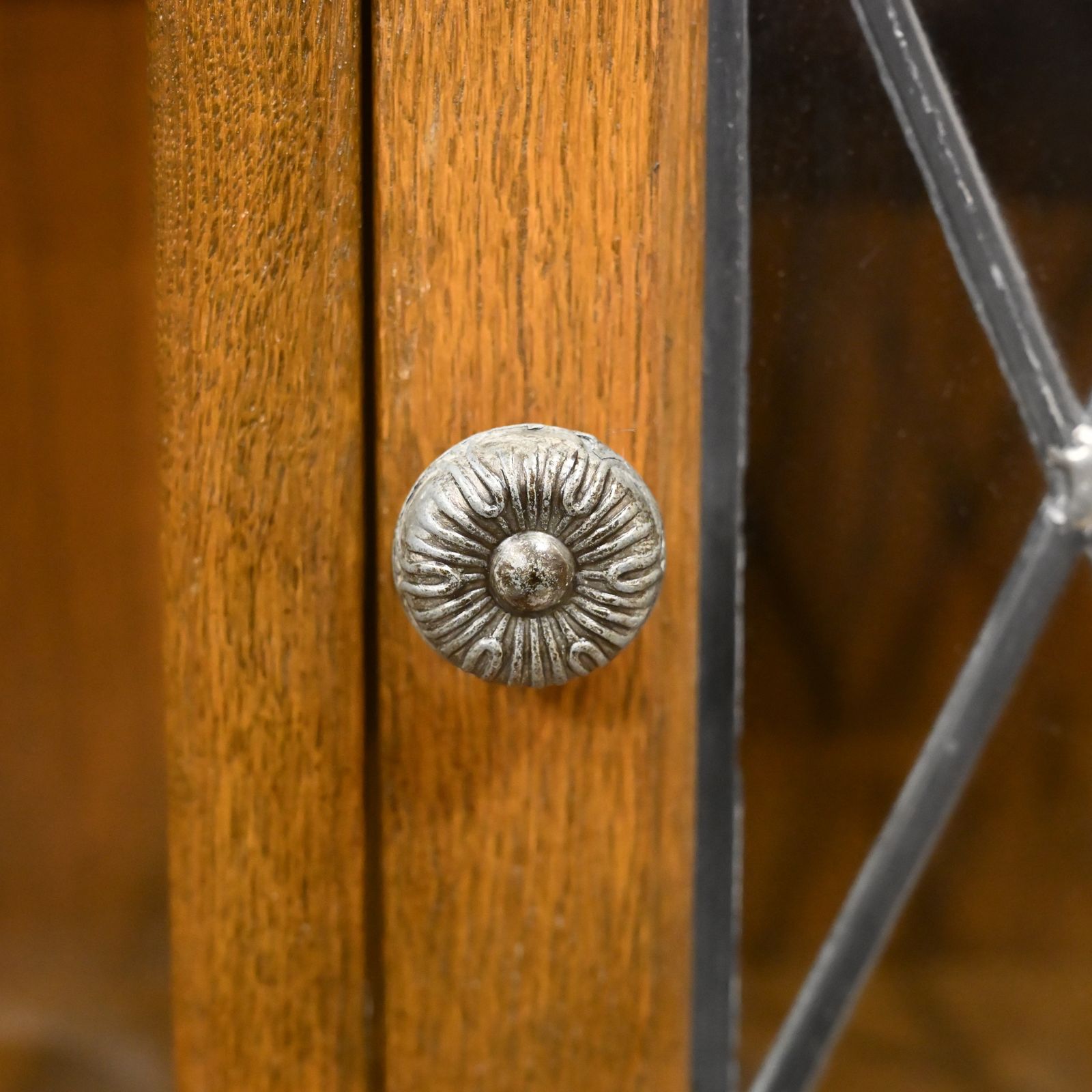 Old Charm Oak Dresser In Light Oak Finish Tudor Style 4ft 6" W Free Uk Delivery photo vinterior