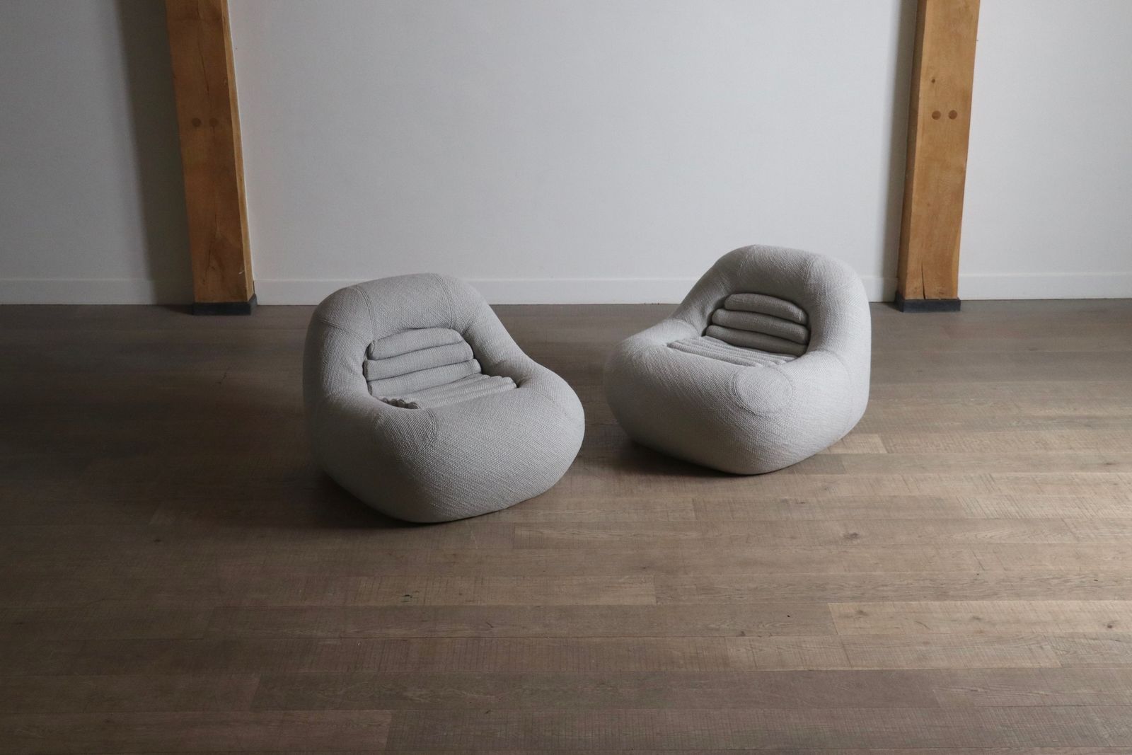 photo furniture Pair Of Carrera Lounge Chairs By De Pas D’urbino & Lomazzi For Bbb Bonacina
