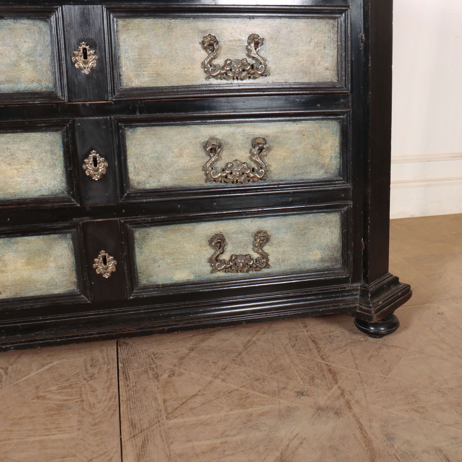 18th Century Italian Painted Commode photo Furniture