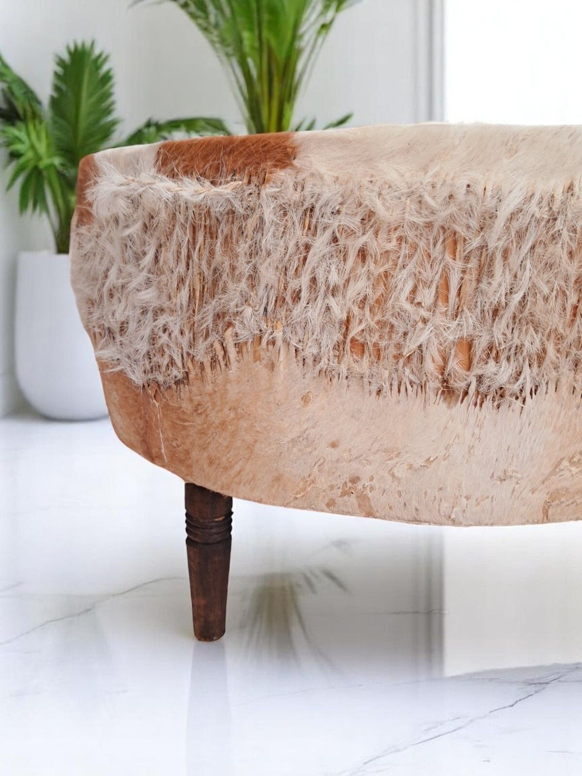 photo vinterior Vintage African Drum Coffee Table Cowhide Table Glass Top Large 1960