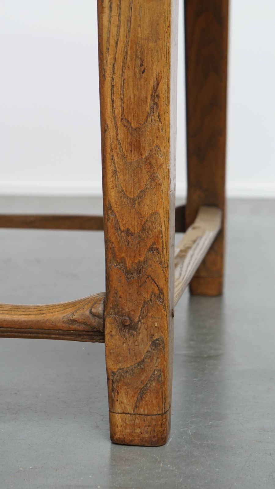 photo vinterior Characterful, Beautiful And Practical Square Antique Dining Table Made Of Elm Wood