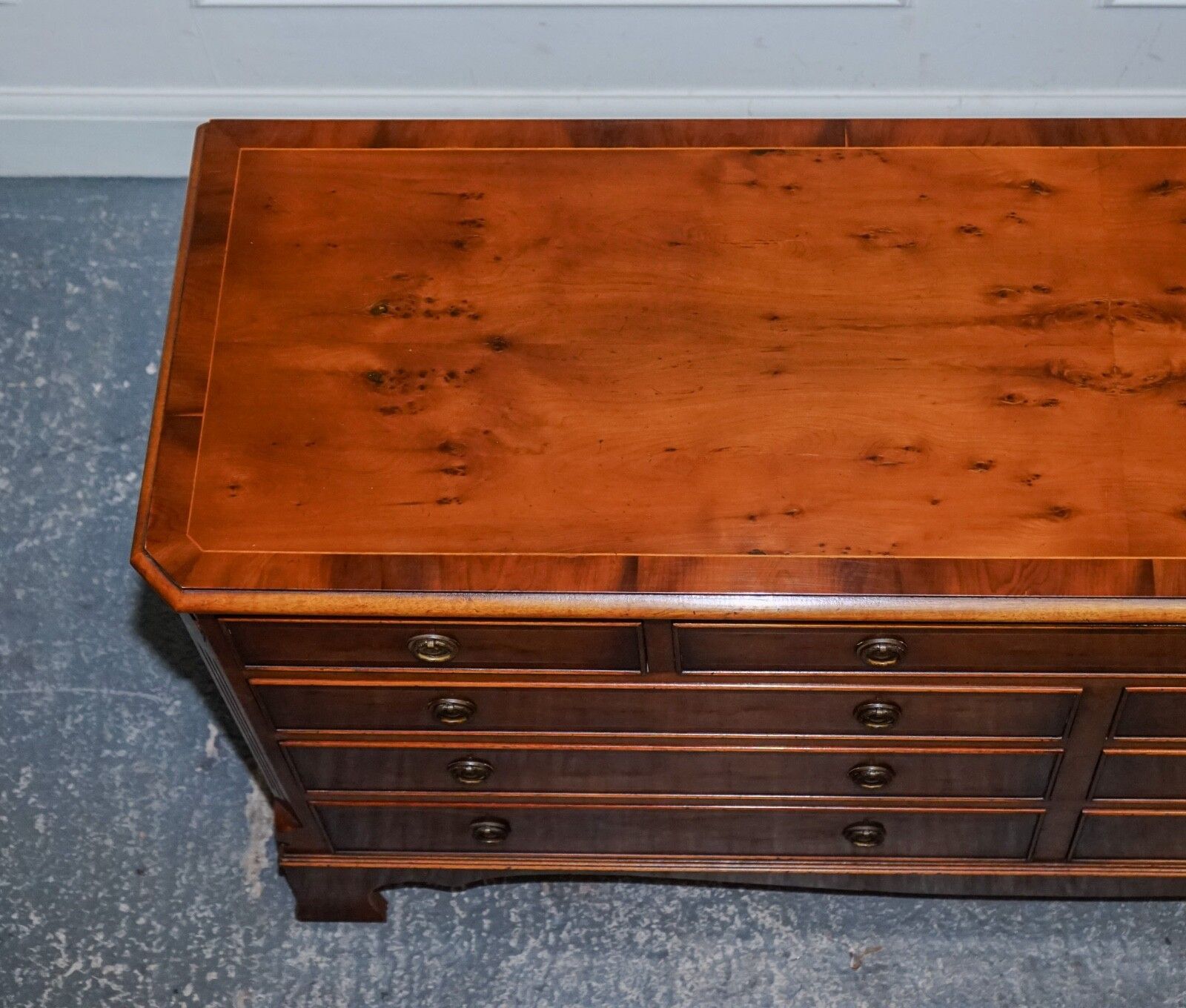 1450.0 Georgian Style H.G. Hudson Burr Walnut Sideboard Bank Of Drawers Quality Made photo