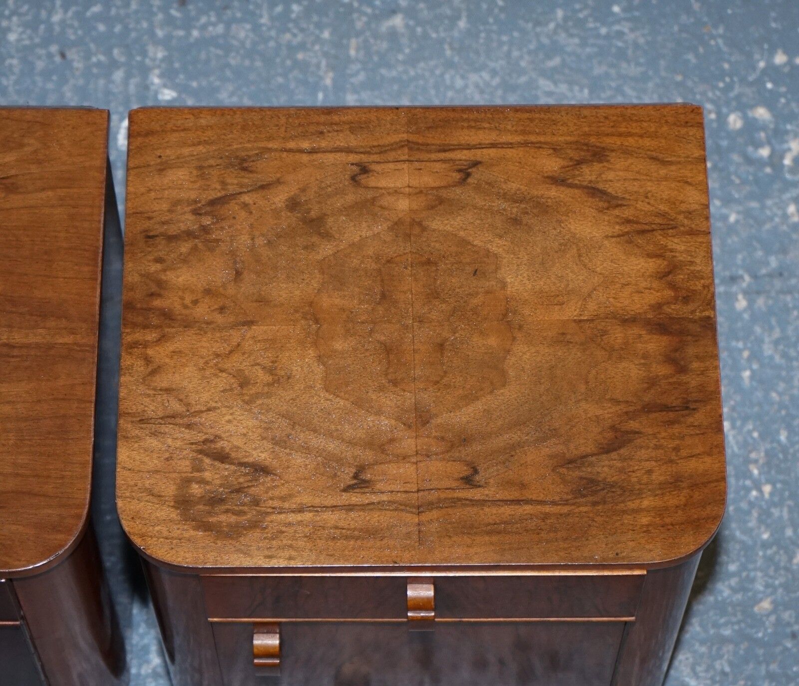 photo vinterior Pair Of 1930's Art Deco Burr Walnut Bedside Tables Nightstands Drawer & Cupboard