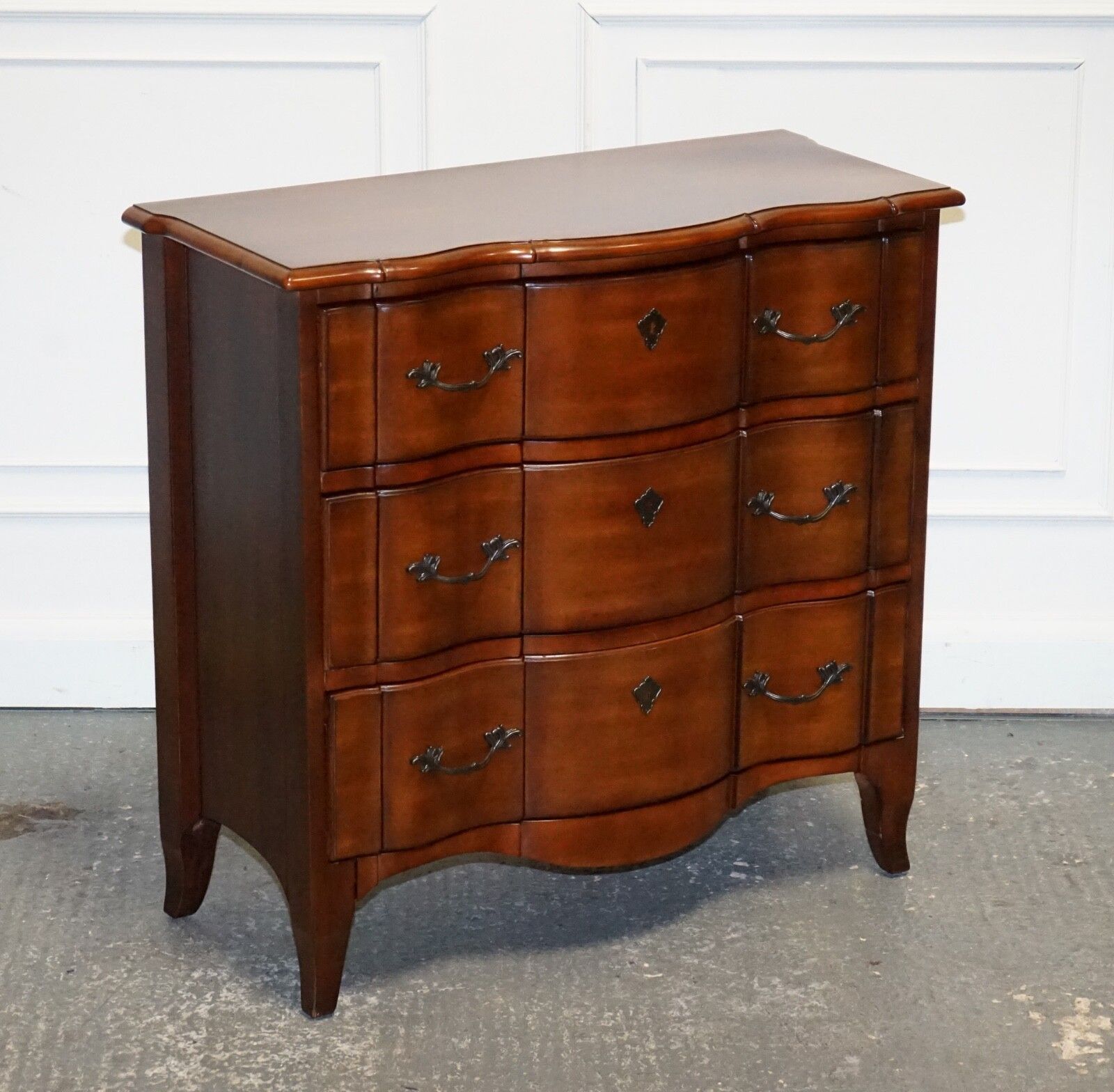 Ralph Lauren Vintage Georgian Style Serpentine Fronted Hardwood Chest Of Drawers photo furniture