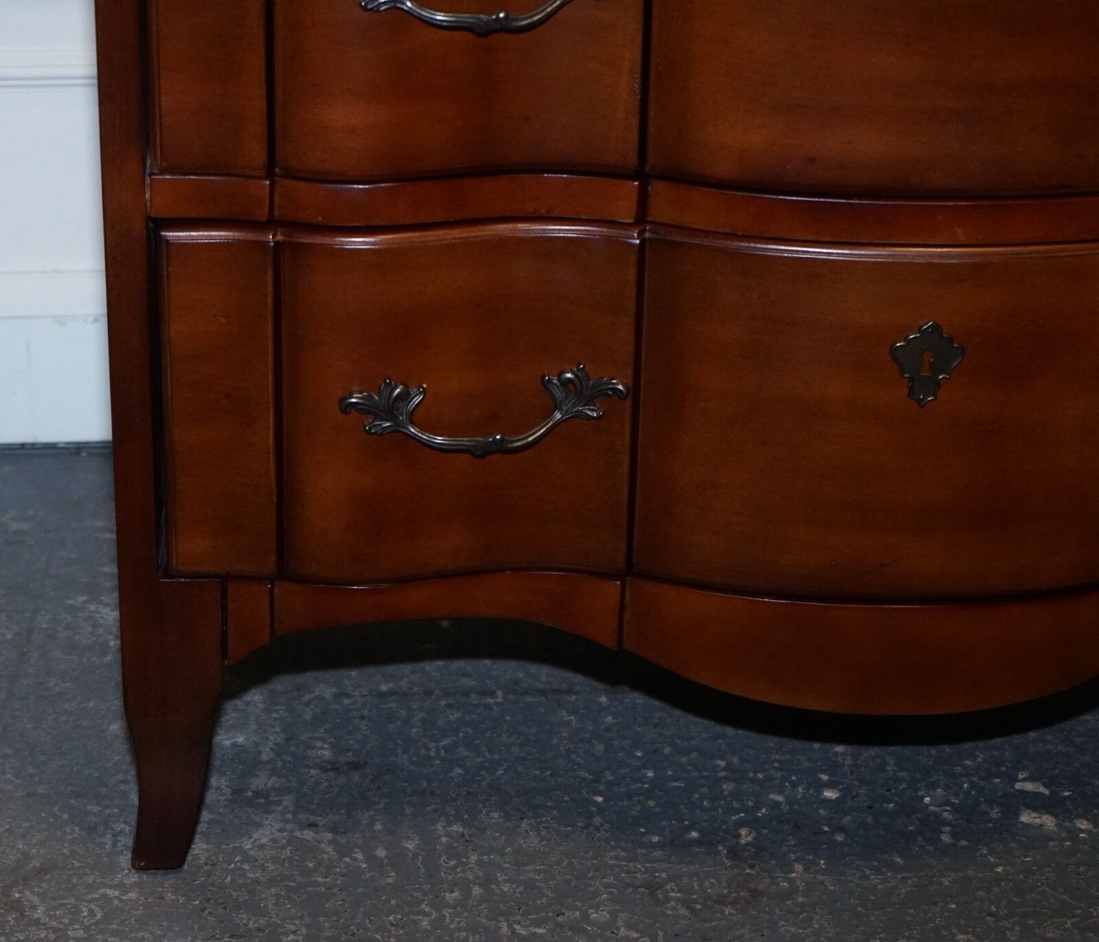 Ralph Lauren Vintage Georgian Style Serpentine Fronted Hardwood Chest Of Drawers photo buy