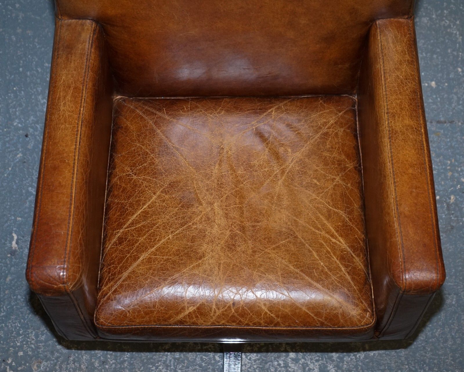 photo vintage Vintage Brown Leather Aviator Metal Swivel Office Captains Armchair