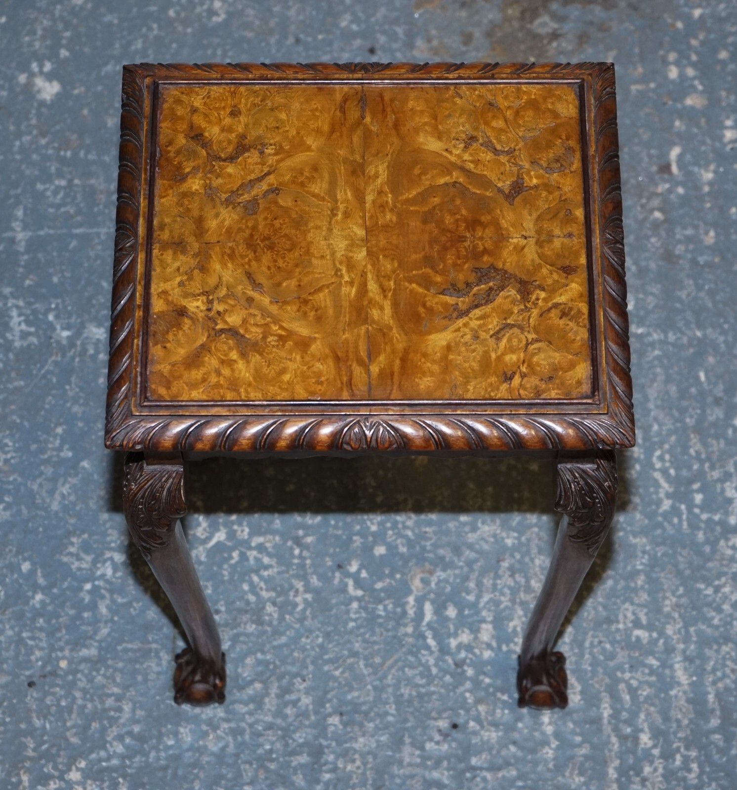 photo vintage Stunning Burr Walnut Nest Of  Three Tables Carved Claw & Ball Feet