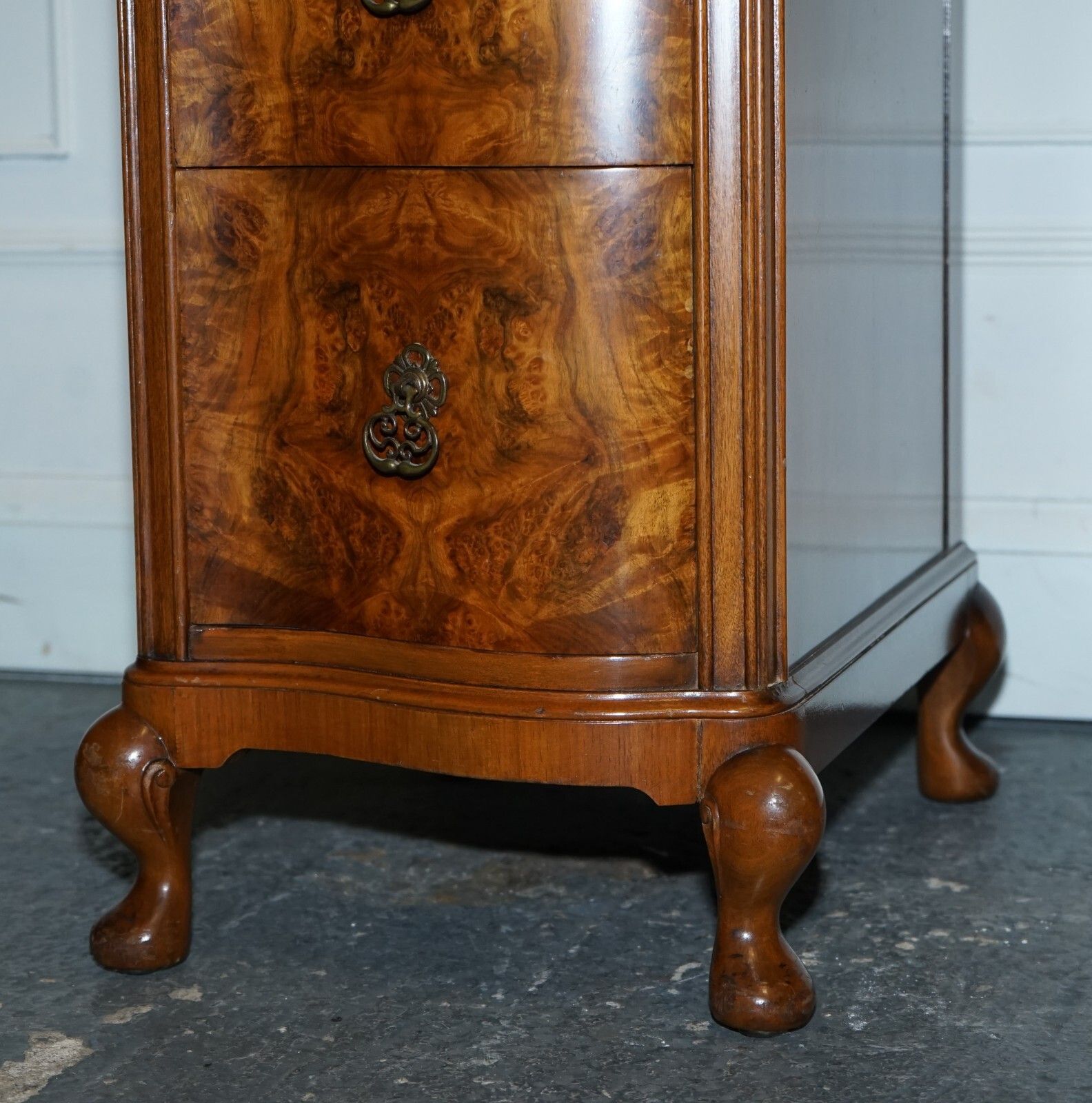photo furniture Antique 1920's Burr Walnut Art Deco Dressing Table With Plenty Of Drawers