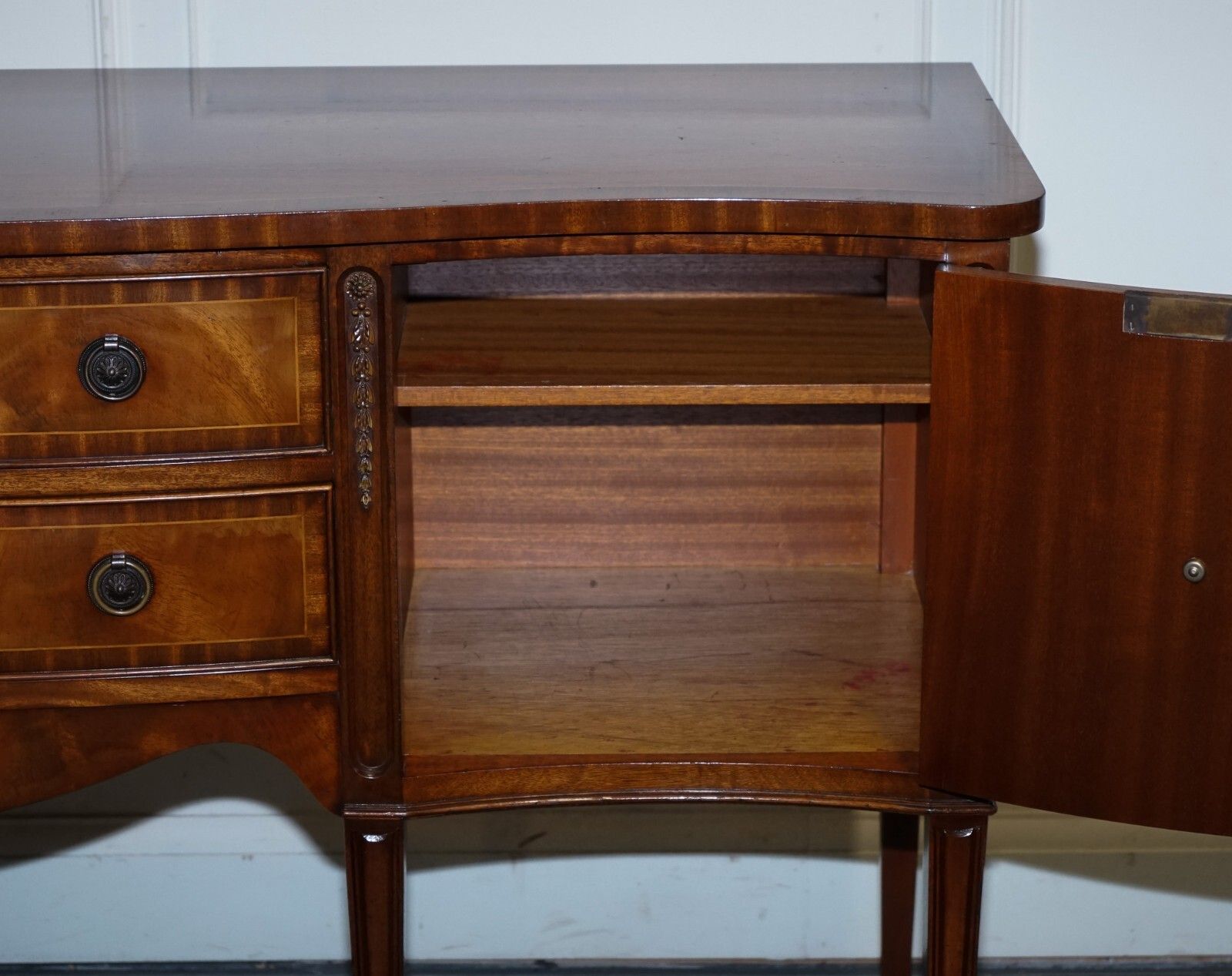 photo vintage Vintage Edwardian Style Hardwood Sideboard Made By Jaycee Furniture