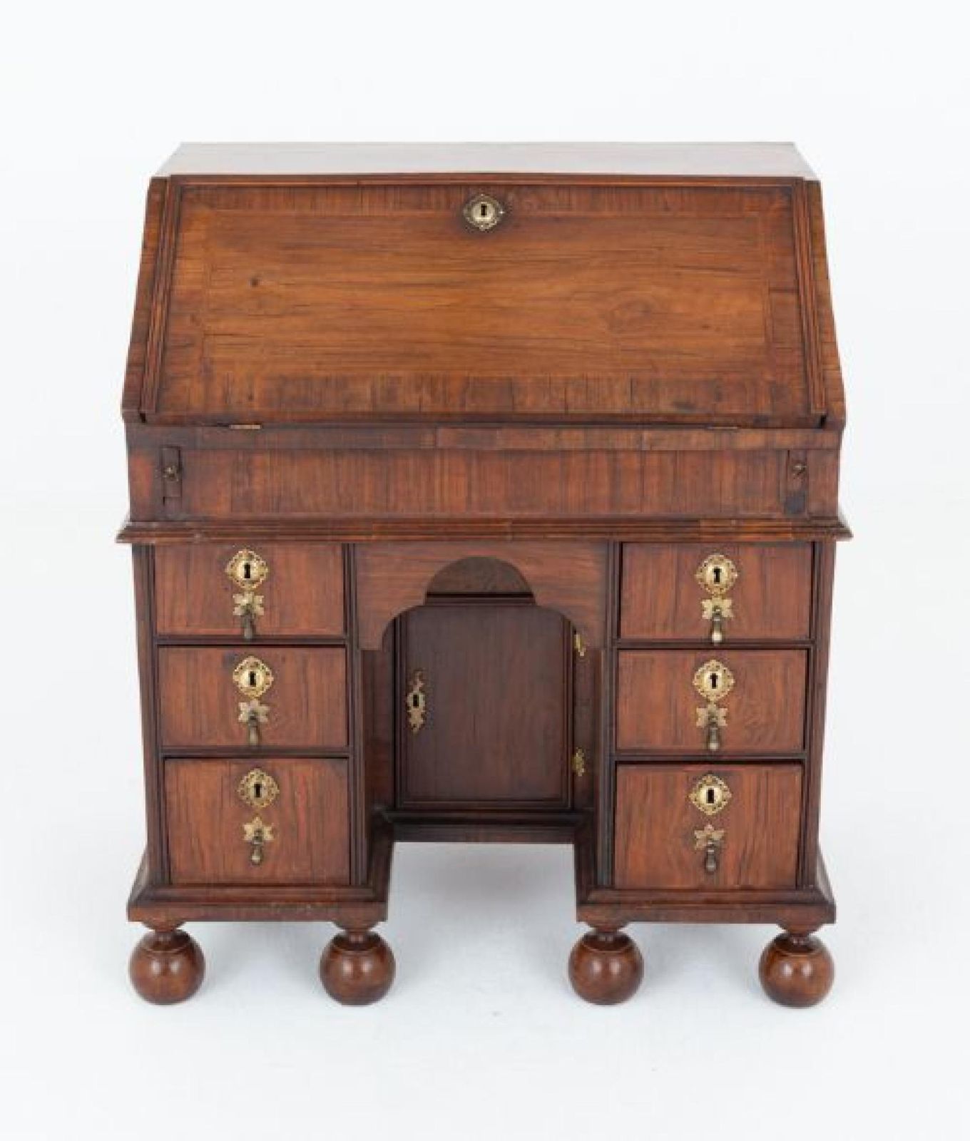 William And Mary Kneehole Desk Walnut Bureau 1700 photo vinterior