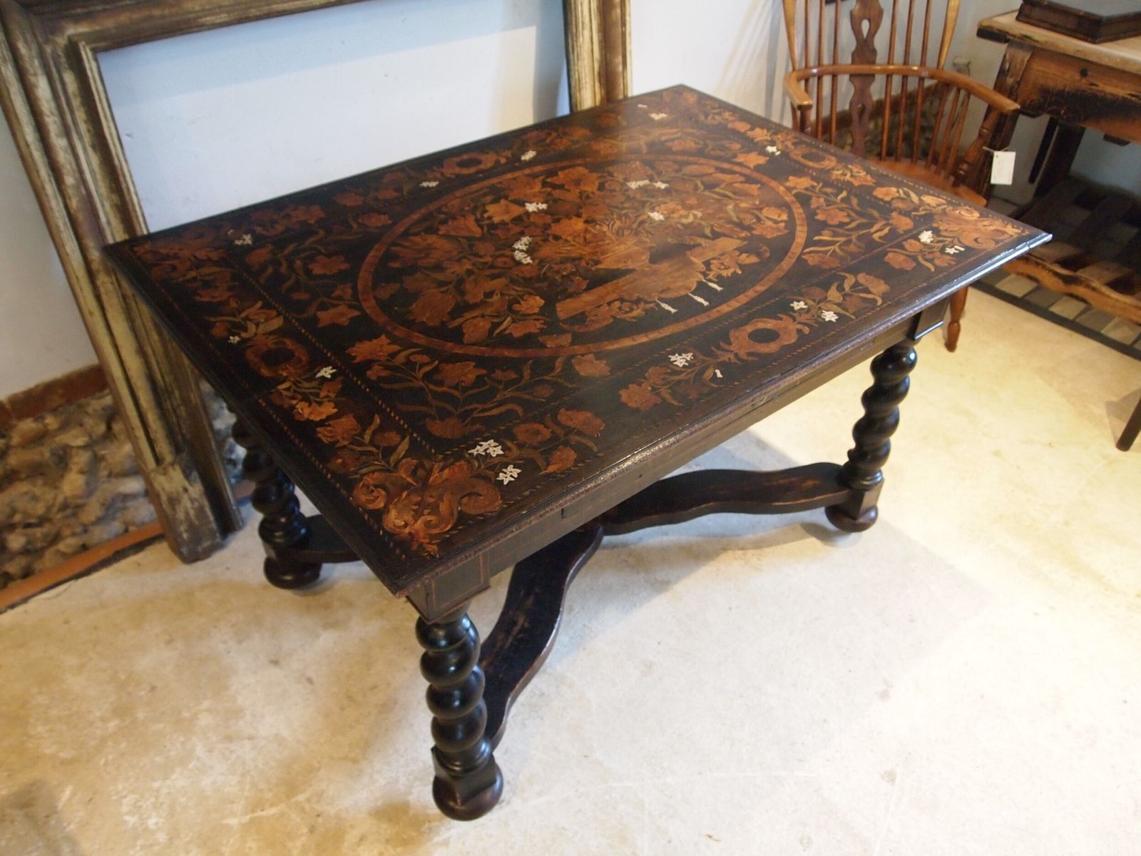photo vinterior Table Stunning Rare Marquetry George II Oak C1740
