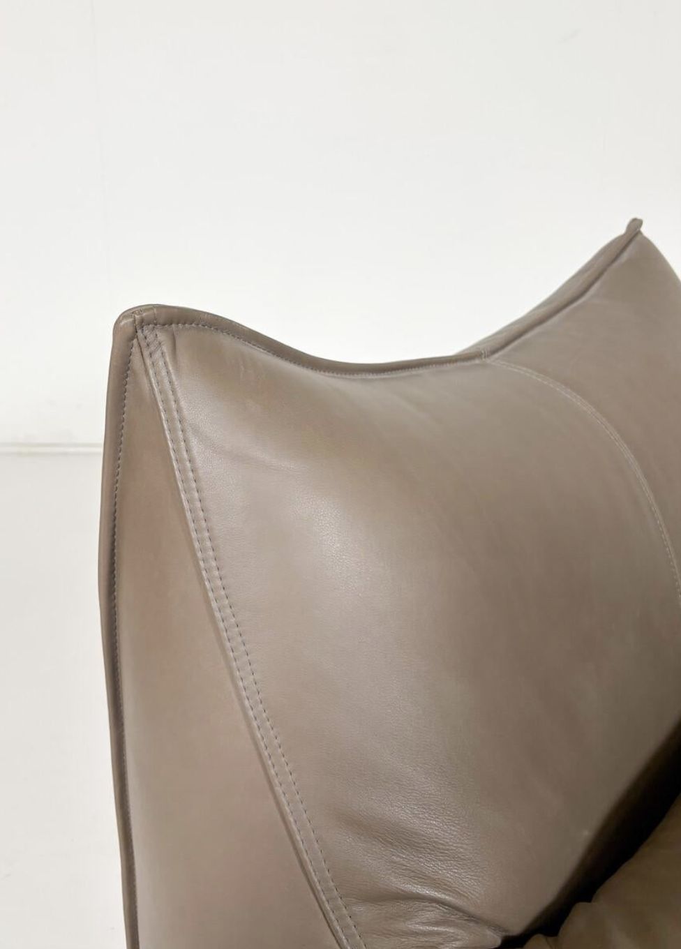 “Le Bambole” Chair By Mario Bellini For B&B Italia – 1970s – New Upholstery photo vinterior