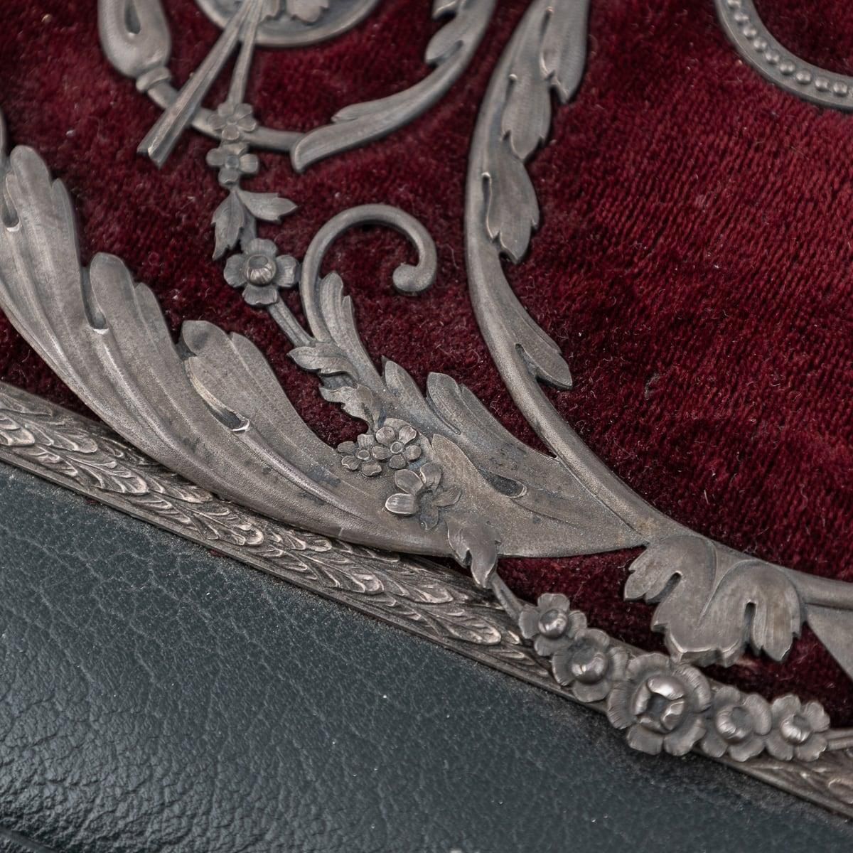 photo vinterior Antique 19th Century Russian Solid Silver, Velvet & Leather Book Cover C.1890