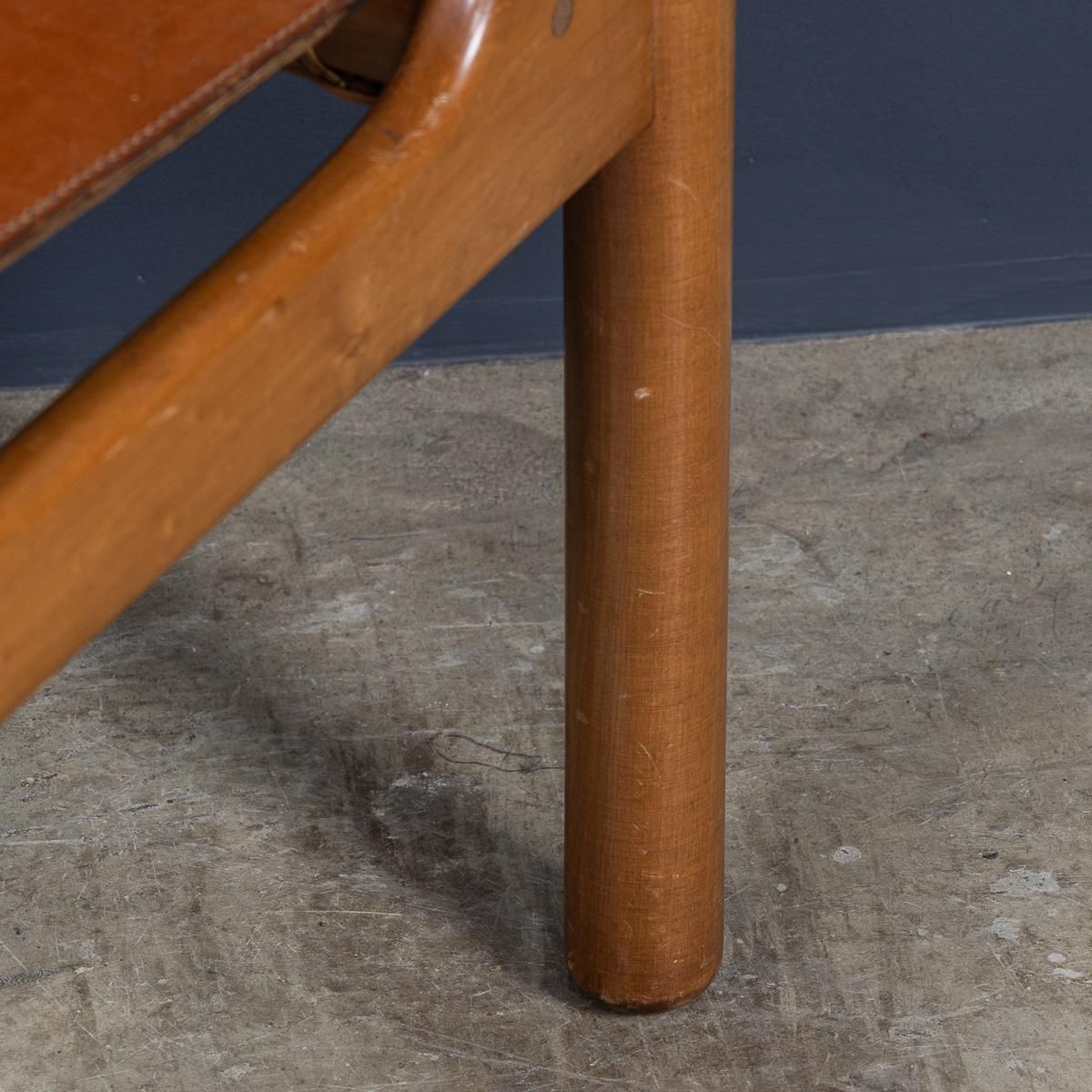 photo vintage A Superb 20thc Set Of Eight Ilmari Tapiovaara Leather Dining Chairs C.1950
