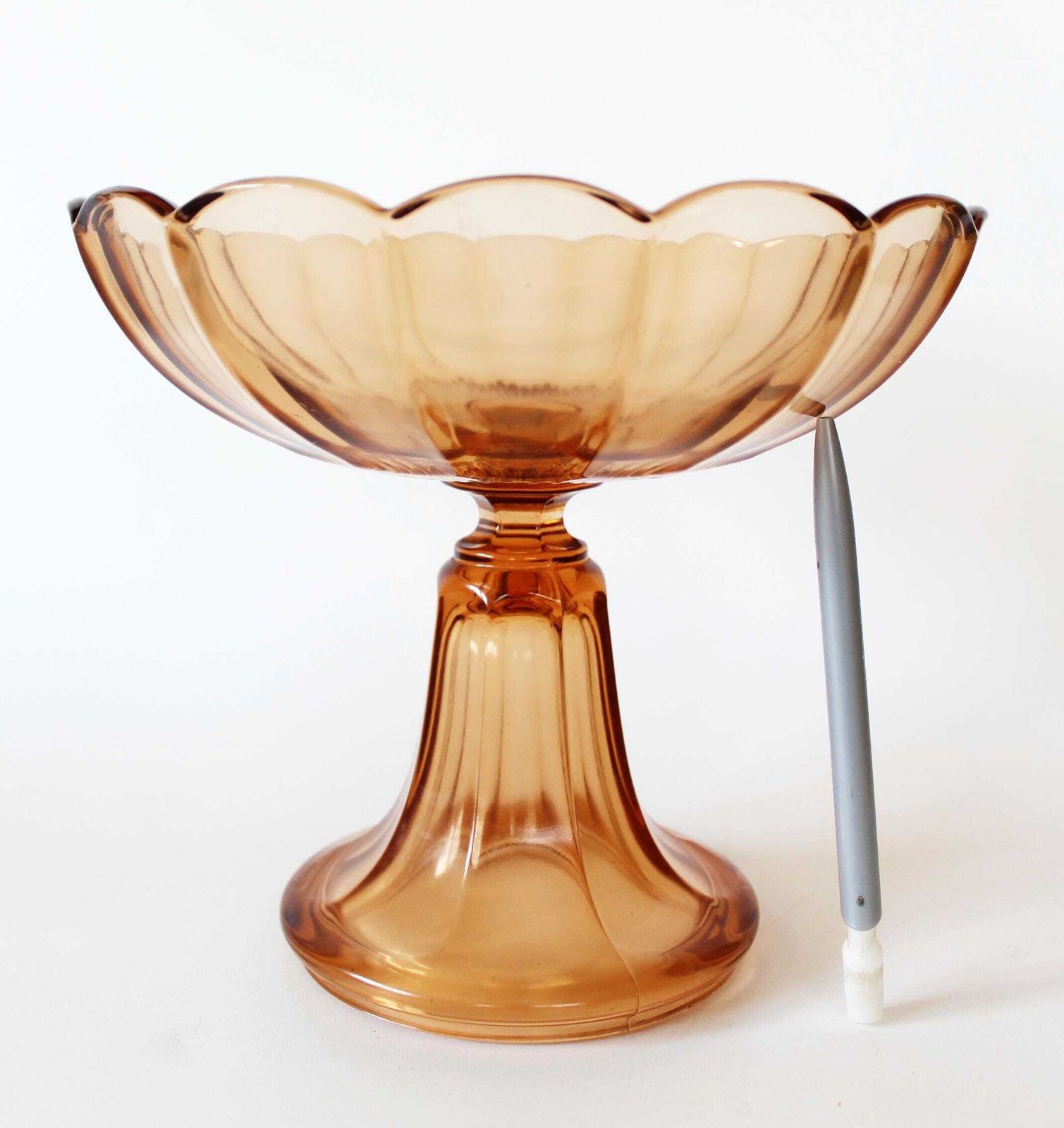 Art Deco Val Saint Lambert (Vsl) Peach Glass Compotier, Pedestal Bowl, Charles Graffart Belgium, Signed, Model Luxval 1935 Cotes Plates photo for sale