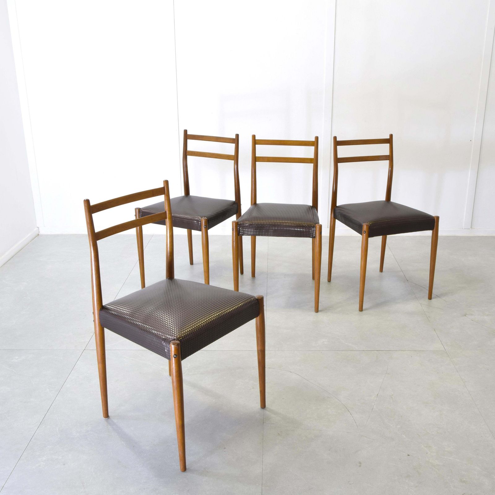 Fratelli Reguitti Set Of Gio Ponti Chairs. photo for sale