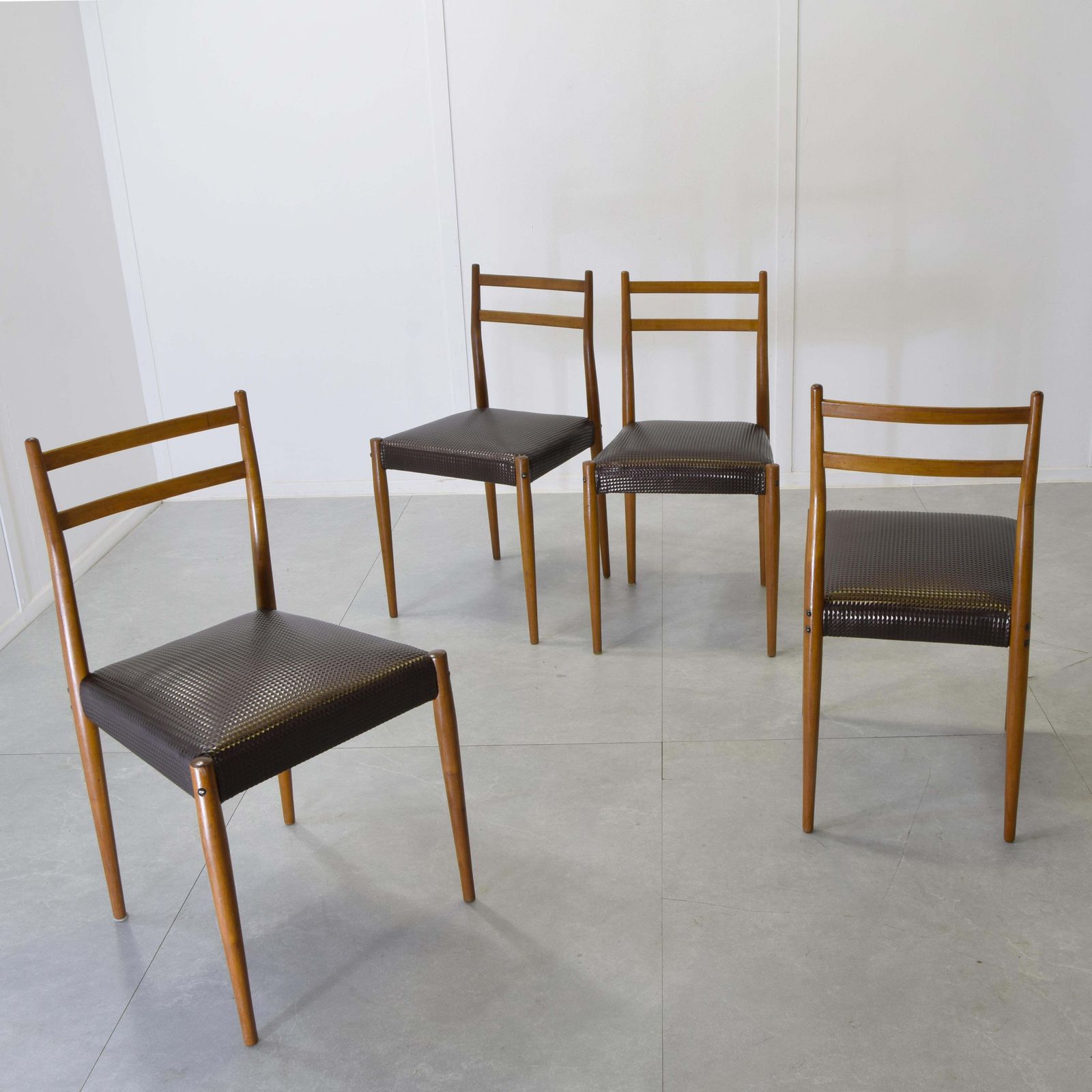 Fratelli Reguitti Set Of Gio Ponti Chairs. photo 2696.0