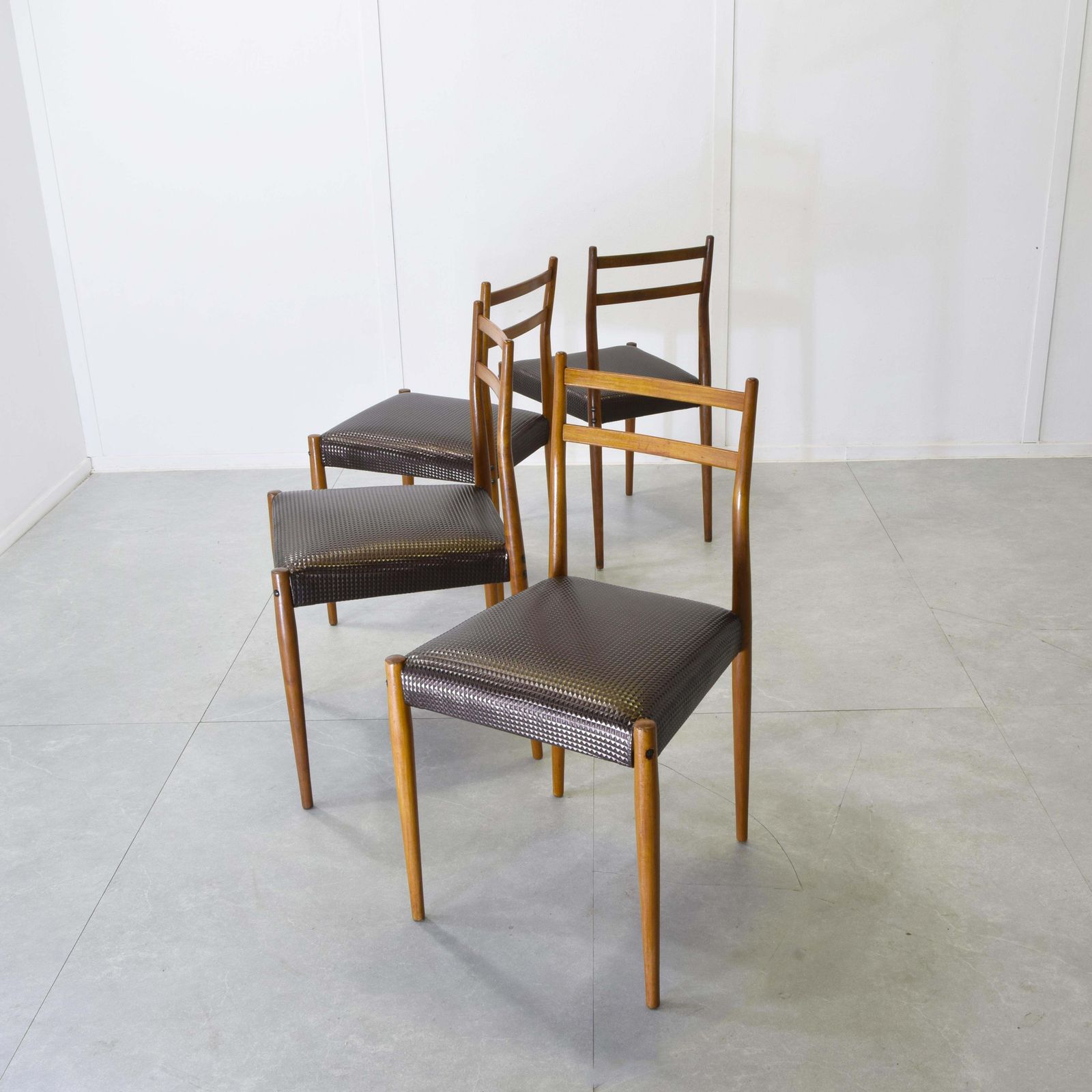 Fratelli Reguitti Set Of Gio Ponti Chairs. photo buy