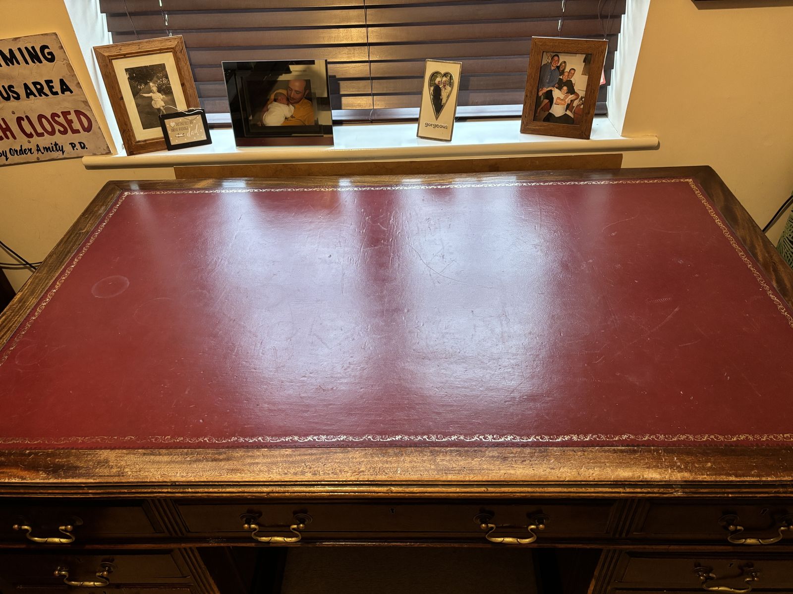 18th Century Victorian Mahogany Knee Hole Desk photo for sale