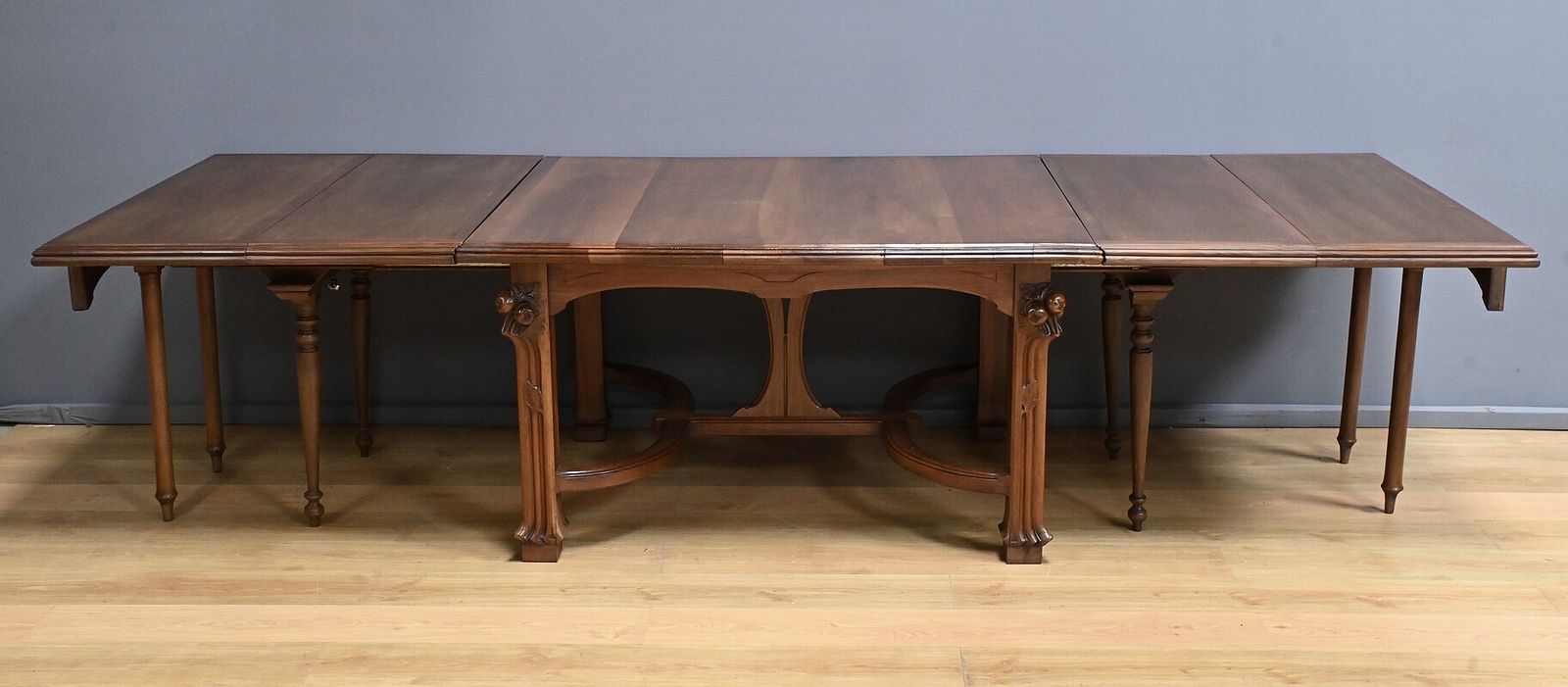 Art Nouveau Walnut Extending Table, 20 Place Settings – Early 20th Century photo for sale