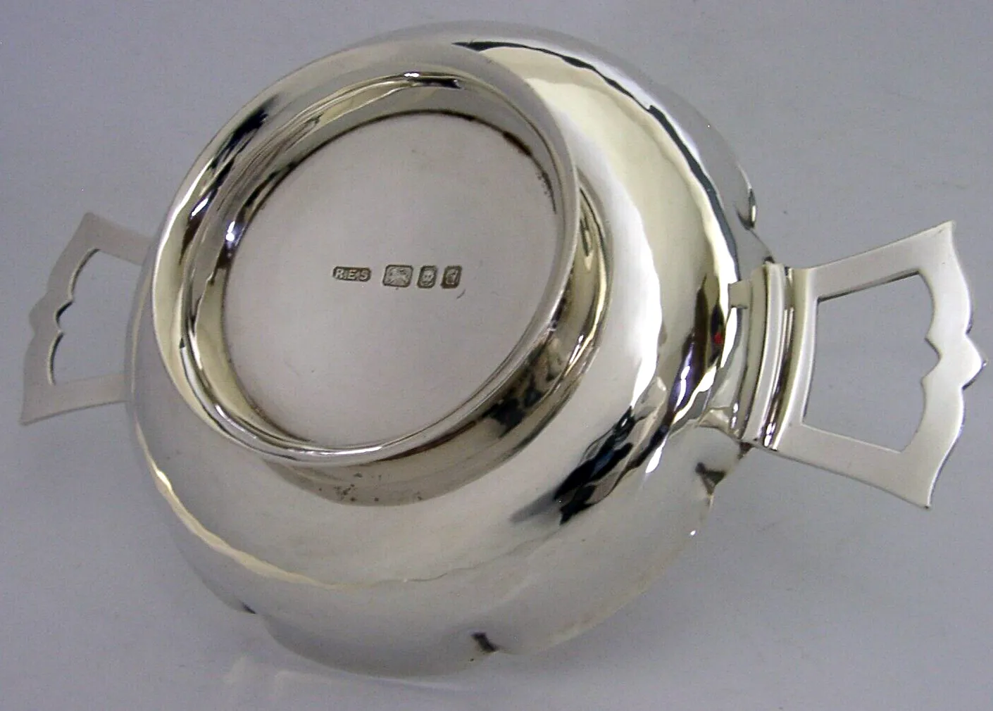 R E Stone Sterling Silver Planished Quaich Cup Bowl 1959 Arts & Crafts 109g photo 340.0