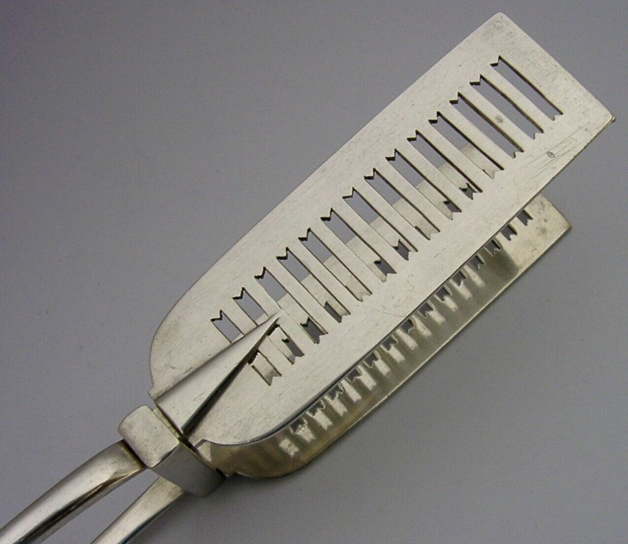 Victorian Walker Family Crested Sterling Silver Serving Tongs 1885 Antique 160g
