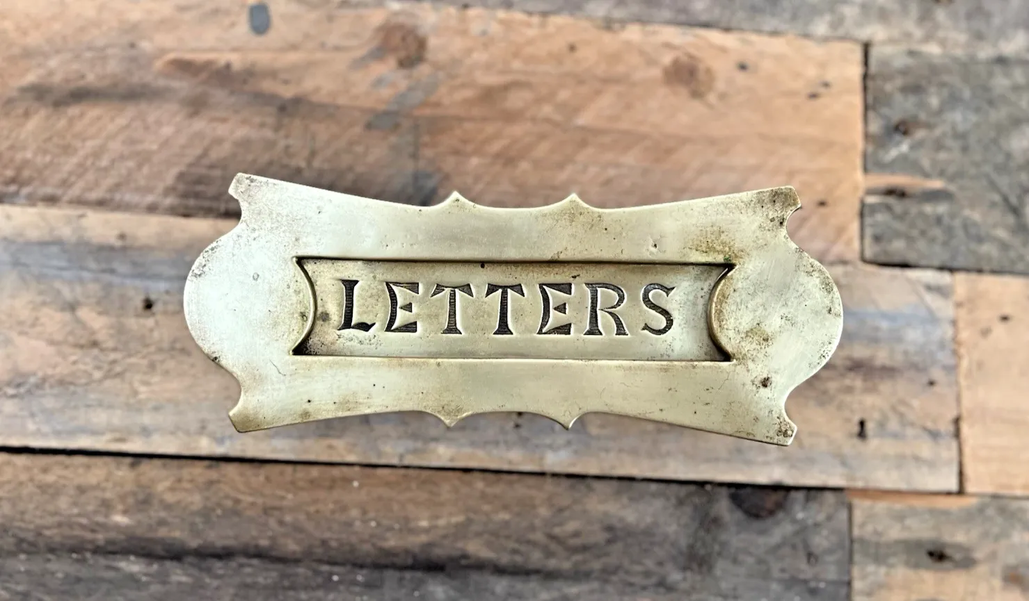 photo vinterior Reclaimed Antique 20's Art Deco Brass Door Knocker Mail Letter Box Posting Slot