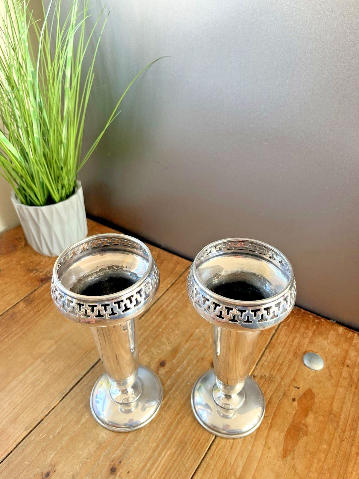 photo furniture Pair Of Art Deco Walker & Hall Silver Plated Geometric Mantel Flower Vases Urns