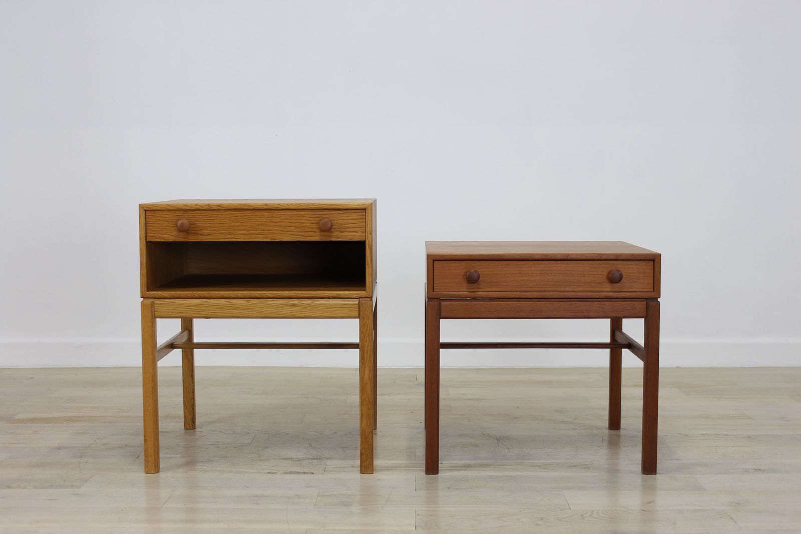 photo vinterior 1960’s Light Oak Bedside Table Model Casino By Tingstroms