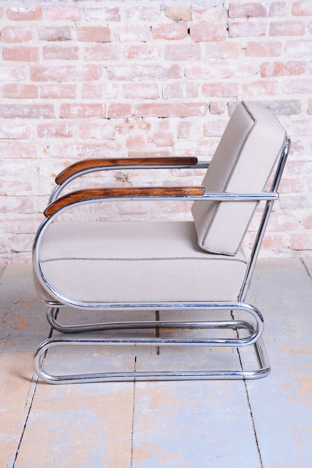 photo furniture Restored Bauhaus Double Suspension Chair, Halabala, Up Zavody, Oak, Czech, 1930s