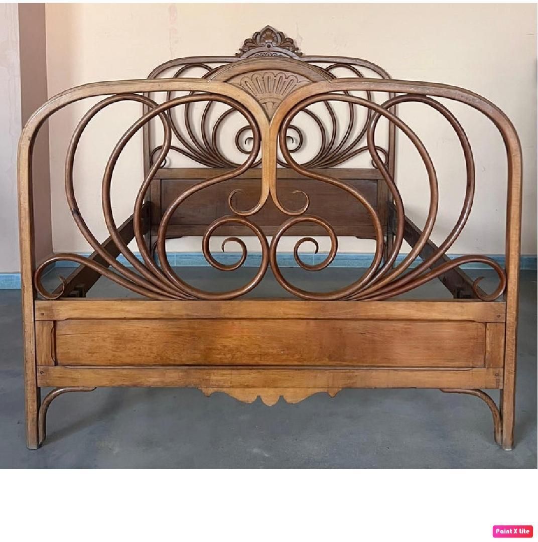 Lit queen size en bois courbé autrichien Jacob & Josef Kohn, 1900 photo furniture