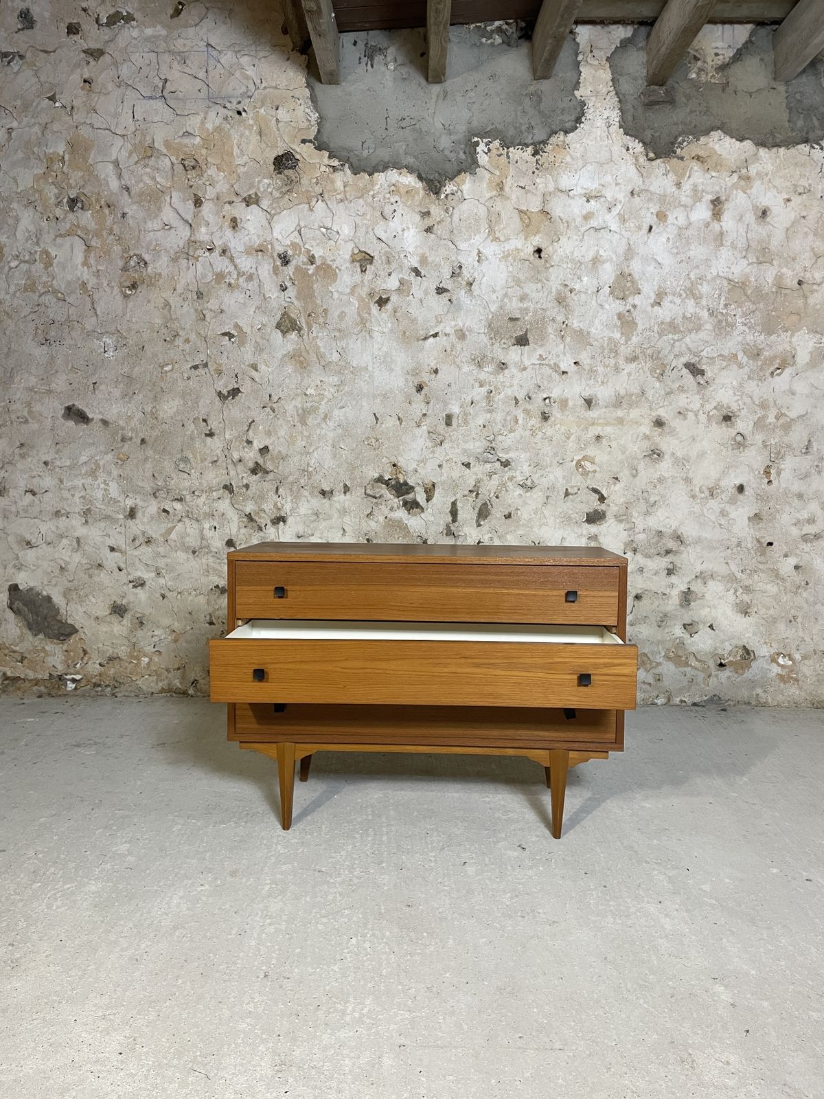 Wooden Convenient  Chest Of Drawers photo vinterior