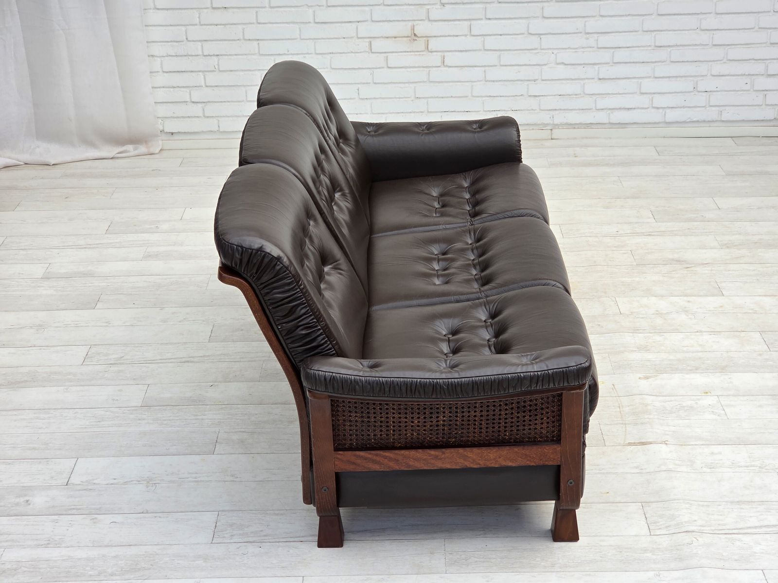 photo for sale Scandinavisch 3 Zitsbank, Jaren 1970, Meubelleer, Teakhouten Poten, Gebogen Hout.