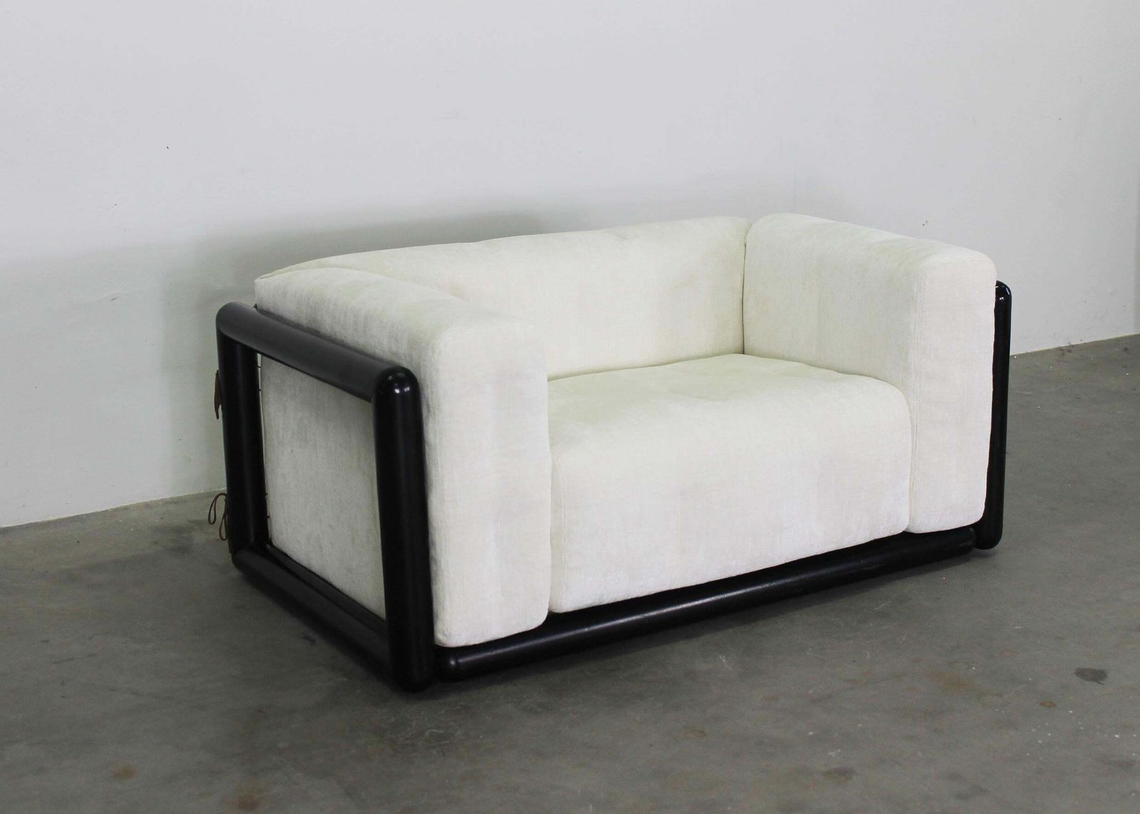 photo vinterior Carlo Scarpa Cornaro Living Room Set In Lacquered Wood And Fabric By Gavina 1970