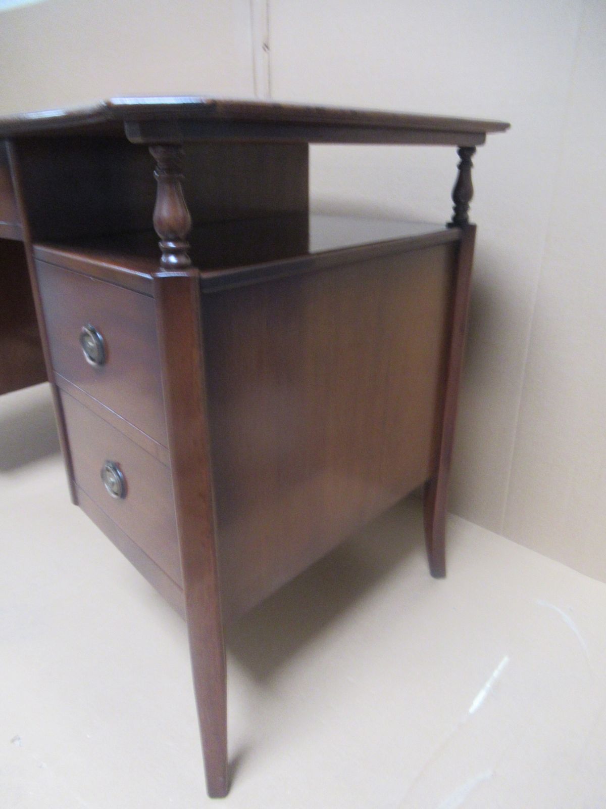 Mahogany Knee Hole Desk, 1950s photo 475.0