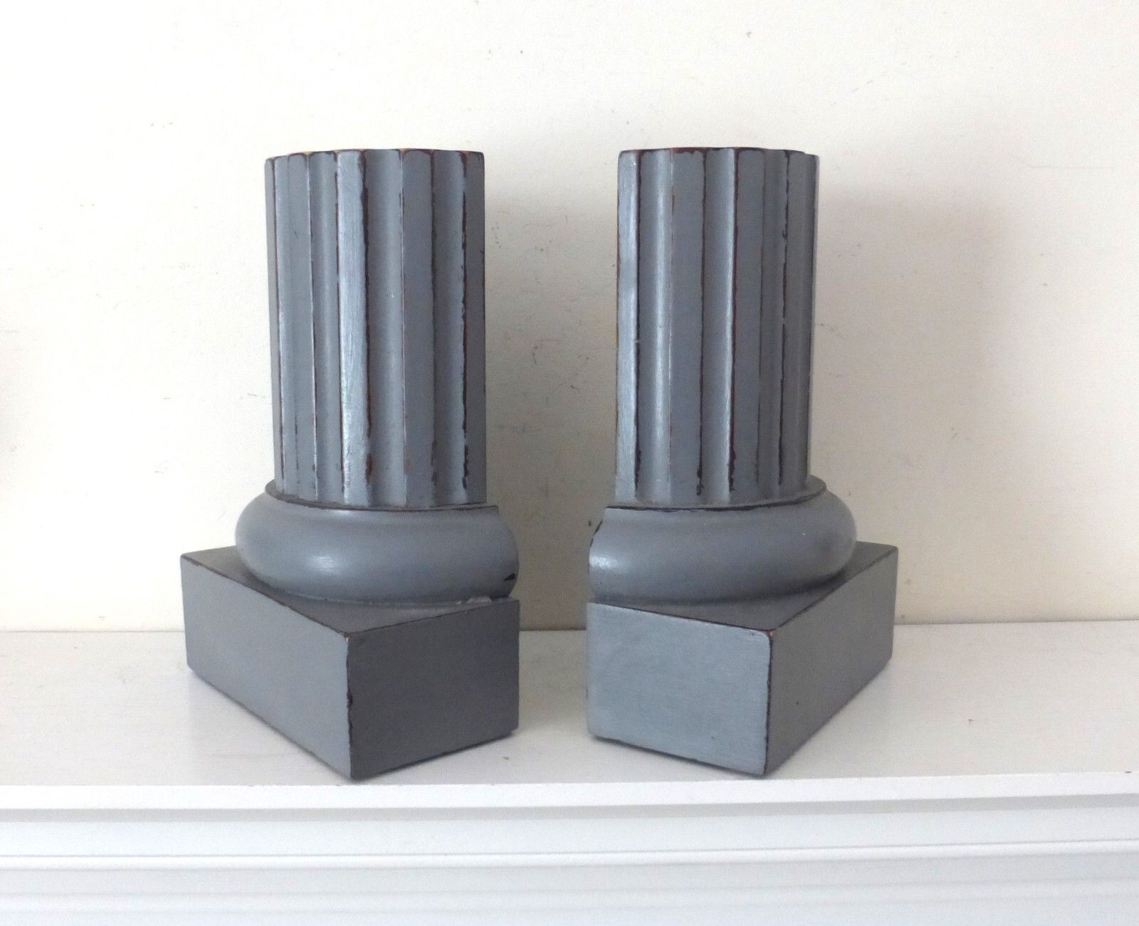The 'Bombay Company' Grey Painted Wood Classic Pillar Column Bookends 18cms High photo 65.0