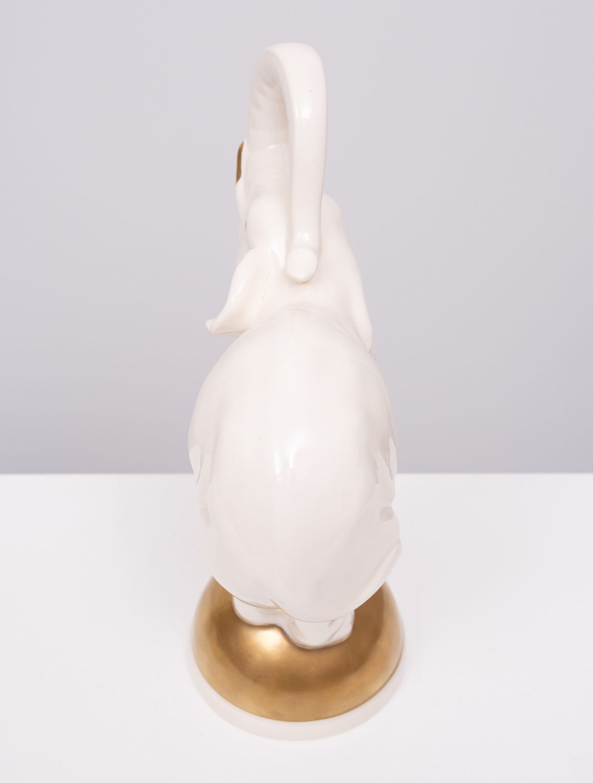 photo furniture Goebel Groot Keramisch Olifant Balancerend Op Gouden Bal Jaren 1970 Duitsland