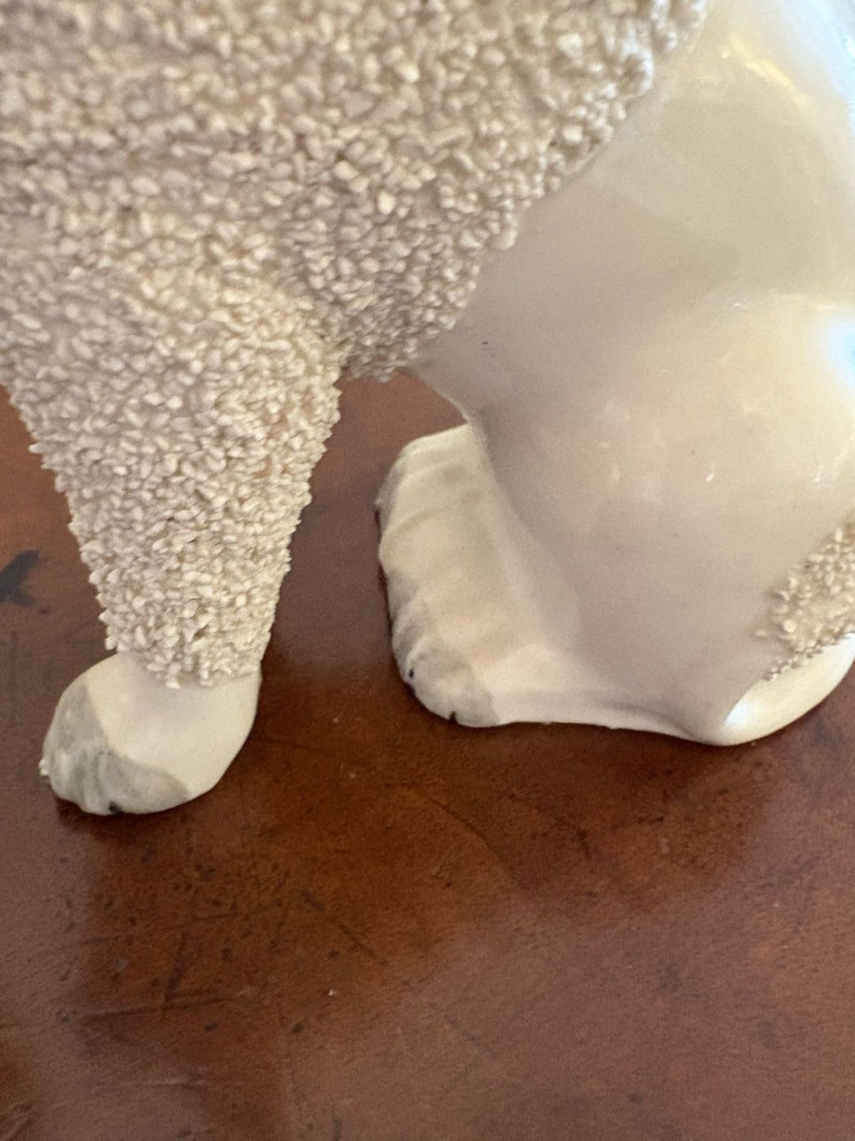 photo furniture Pair Of Antique 19th Century Quality Staffordshire Poodles
